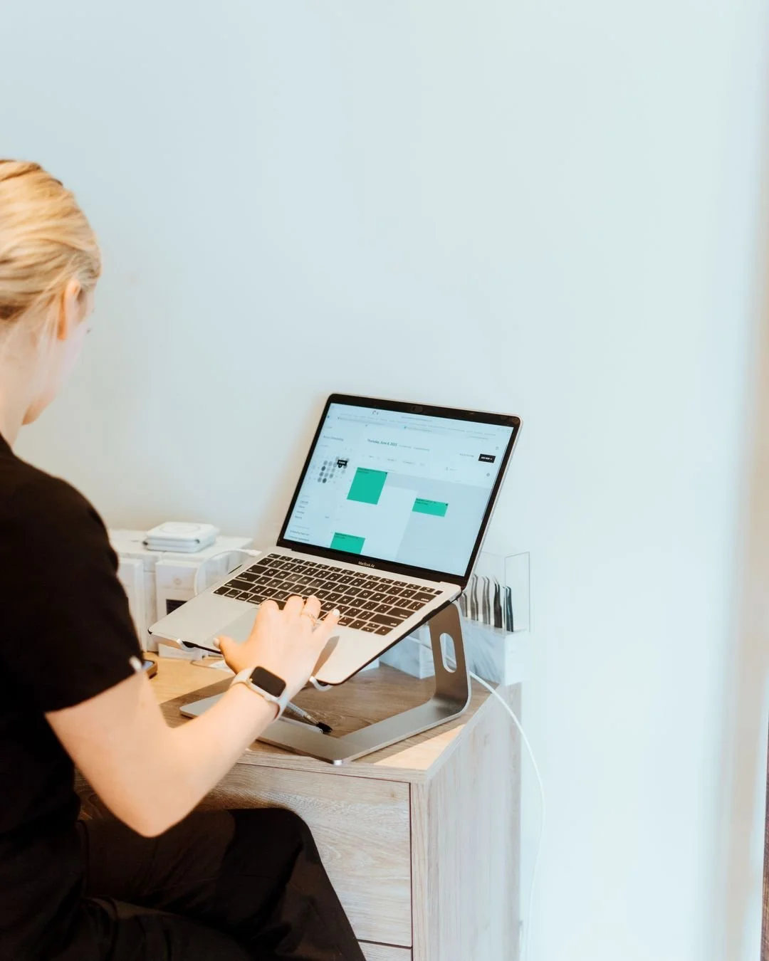 reminder to book your summer appointments now!! 🤍

I have clients already booking into September, so if you want your regular spots locked down, DM me to get on the books!

#lashextensions #lashartist #volumelashes #lashesvancouver #lashessurrey