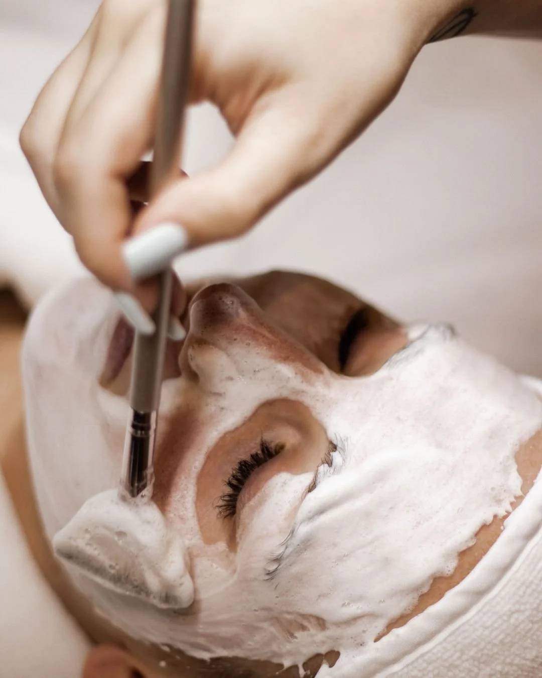 anyone else over the dryyyy skin that came with our longest winter ever? (ya me too haha)

here's your reminder to get booked in for a facial just to give you a little hit of hydration and tlc after a long winter 🤍

I customize every facial based on