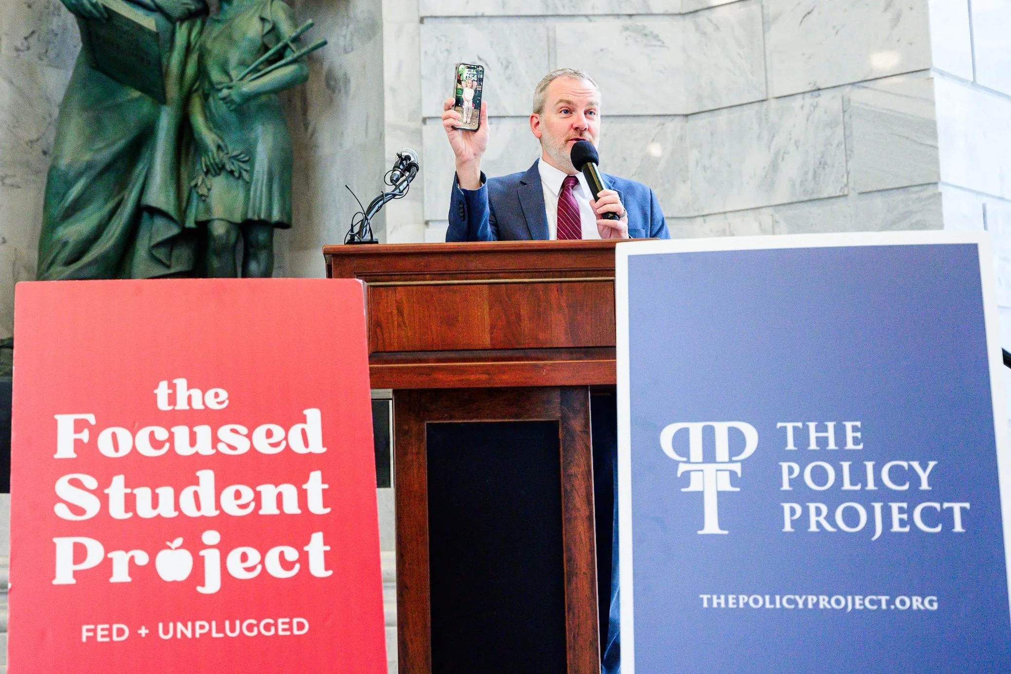 Sen. Fillmore, Rep. Welton and The Policy Project announce legislation to limit cellphone use in schools