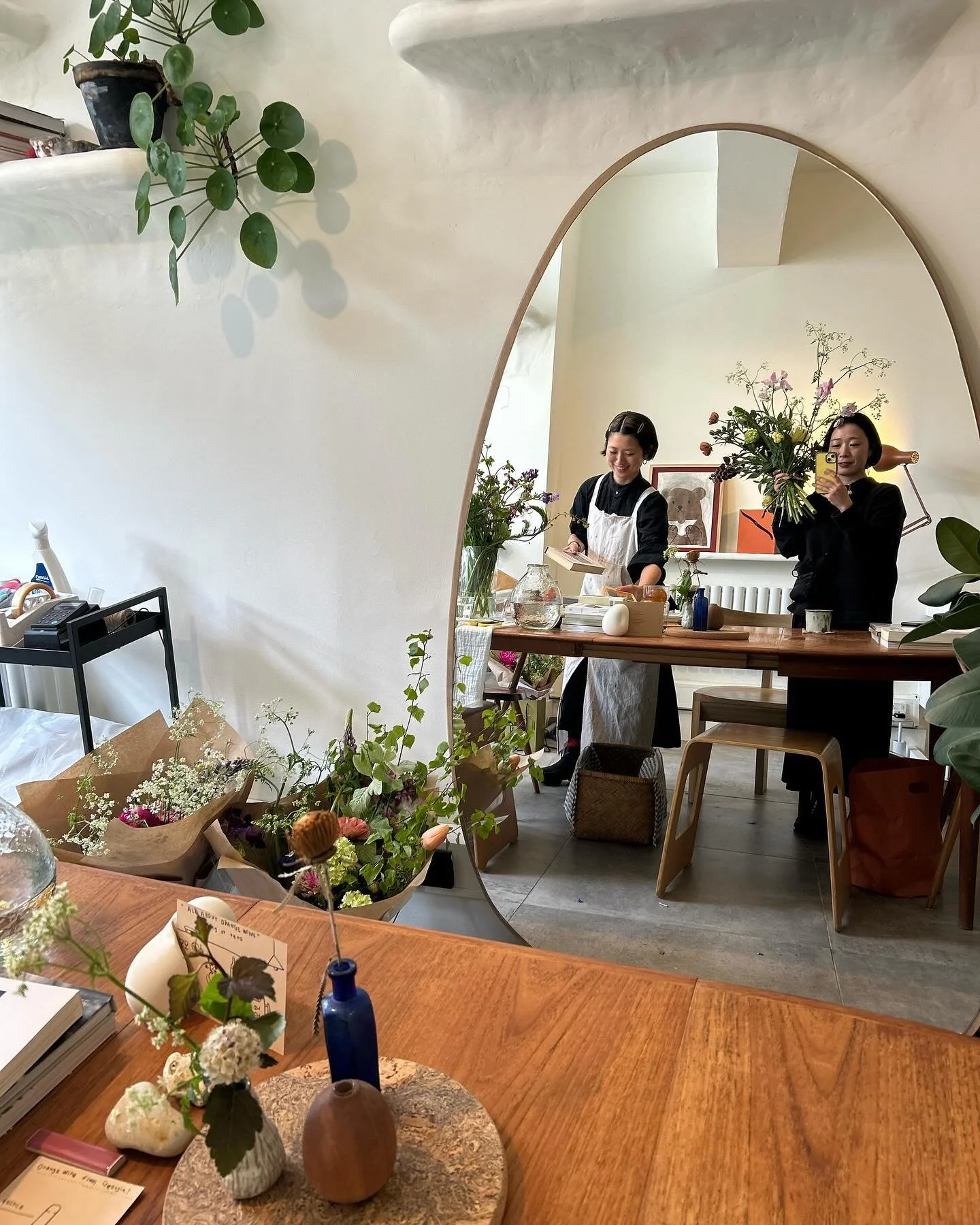 Thank you so much to all the customers who came to pop up @teto_studio with @untitledflowers !!!! Xxxx 

enjoyed having lovely chats with old familiar faces + was so happy to come back to islington, where I had an amazing time during my floral journe