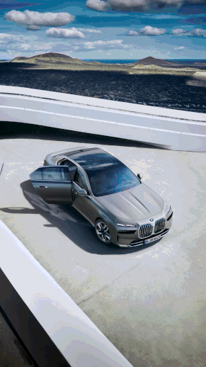 26.04.24_BMW+INT_AO_i7+ZOOM_DOOR_V4_1.gif