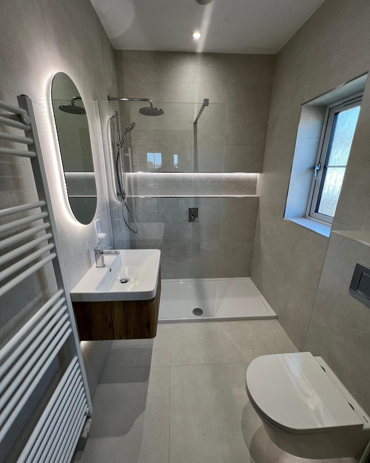 Another bathroom installation ticked off✅ thank you to our fantastic team @jr.tilingandbathrooms @danielbudgen and Lewis for the work which went into completing this one&hellip;it looks amazing! 🤩 tiles for floors and wall sourced from @emctiles and