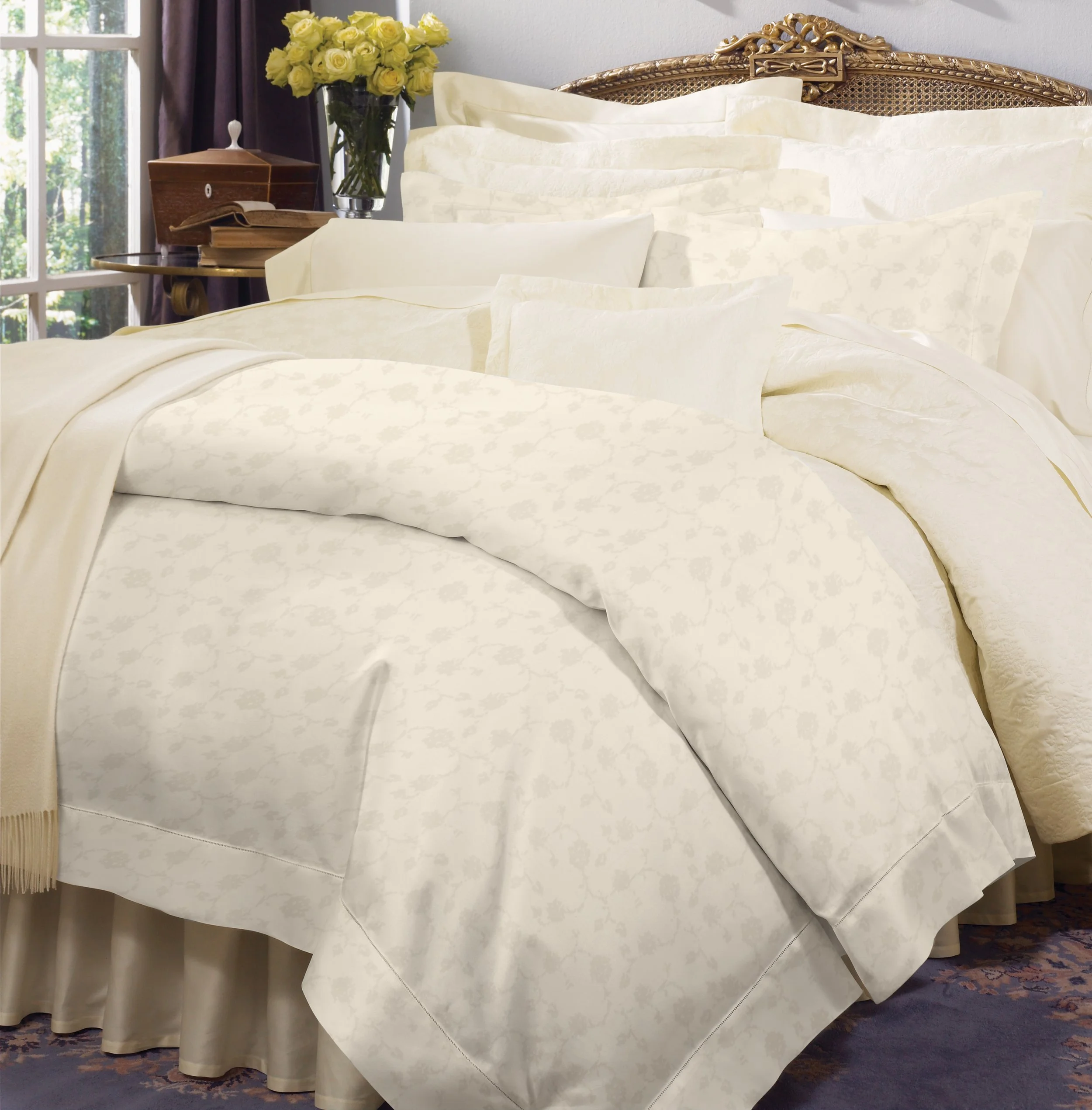 SFERRA Giza 45 Jacquard Collection ivory sheets and shams