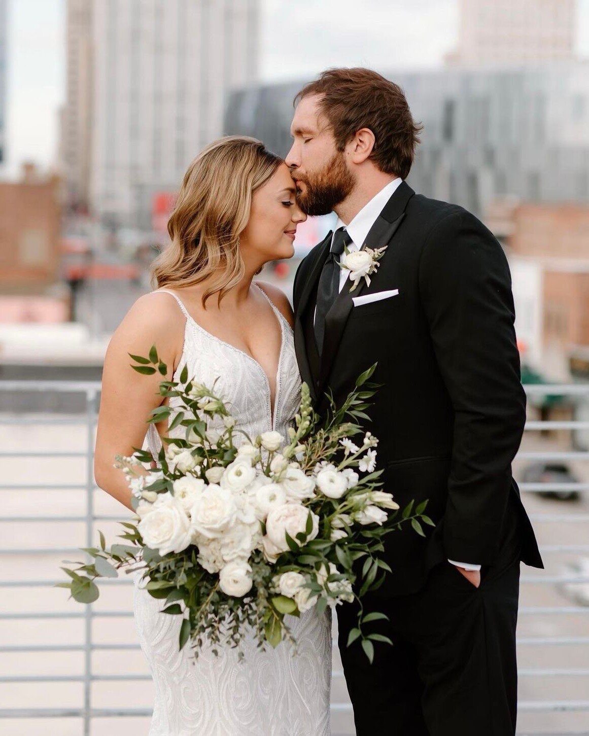 Wishing these two love birds a lifetime of happiness🤍 Thank you for having us be a part of your special day

📸: @kelsiecrockett
💌: @kayla_carney11

#kcpldistrict #kcmo #kcstylist #kchair #blowdrybarkc #kcmakeupartist #makeupinspo #poshkc #hairstyl