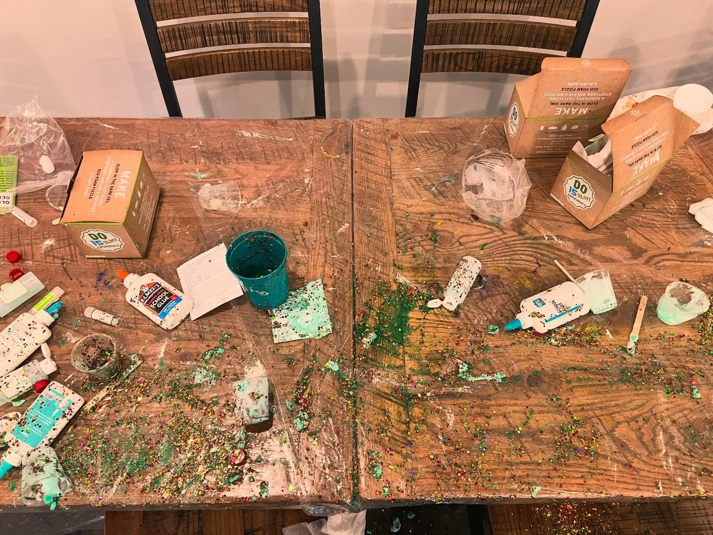 our tables look like this so yours don&rsquo;t have to 🤪🤪😆

don&rsquo;t forget to check out our website to see our new crafting schedule (link in bio) 💗💗