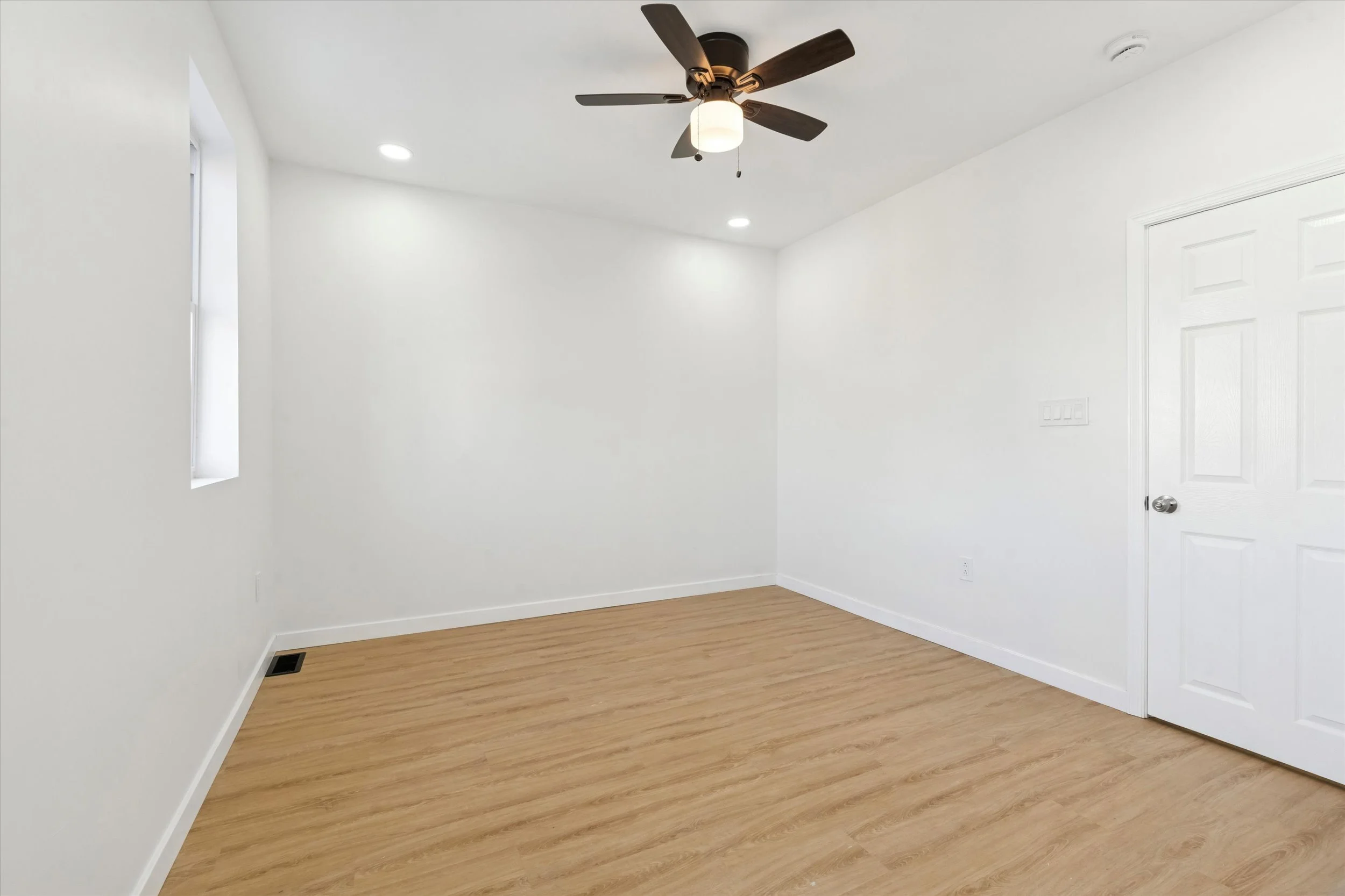 15-3112 Tasker St_15.jpg