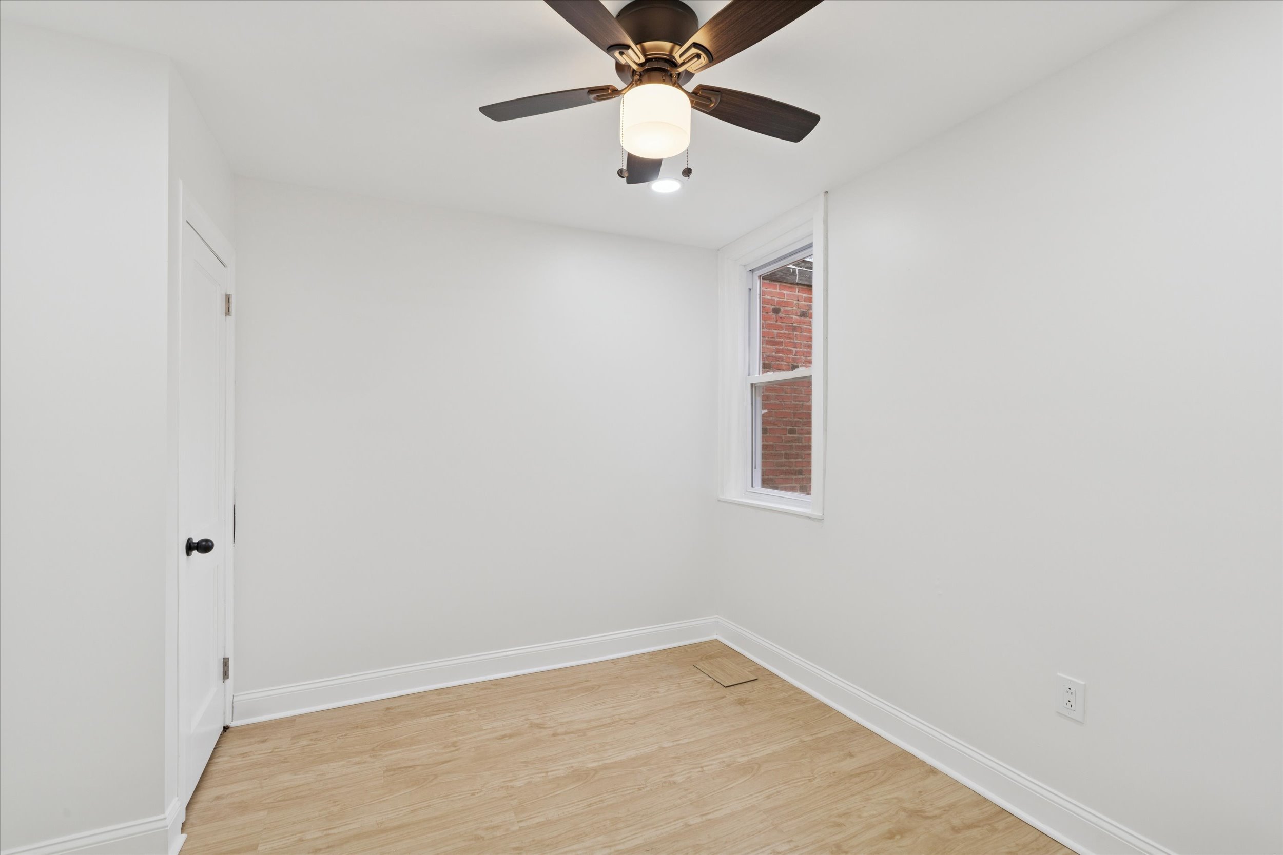 10-417 E Upsal St10.jpg