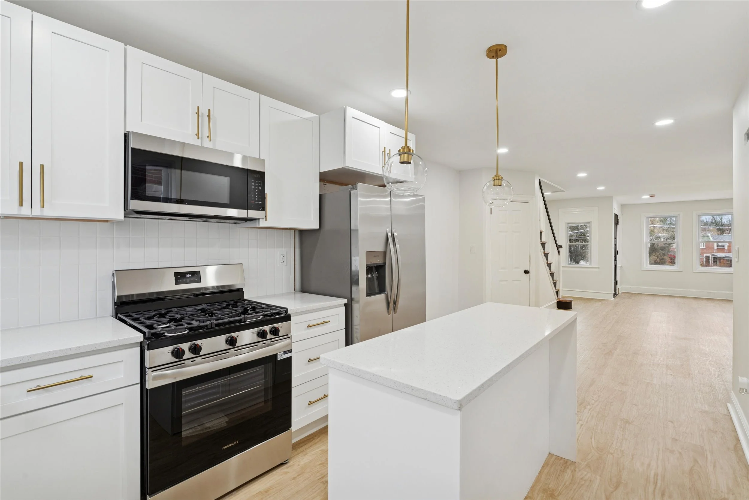 07-417 E Upsal St07.jpg