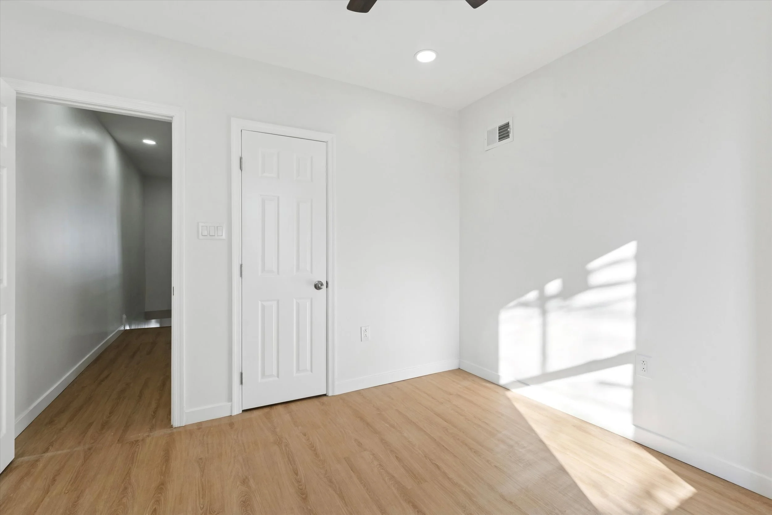 08-3112 Tasker St_08.jpg