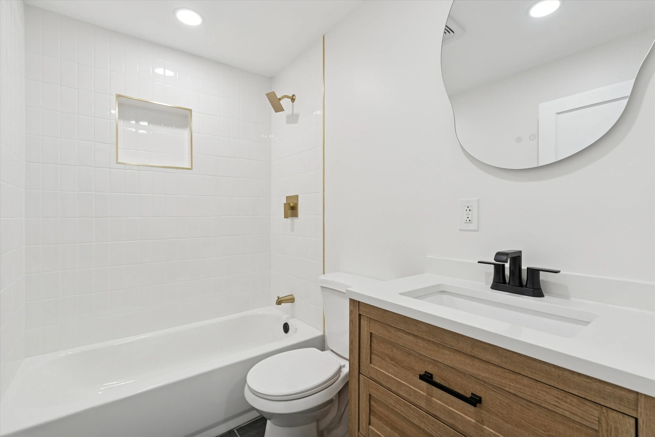 11-417 E Upsal St11.jpg