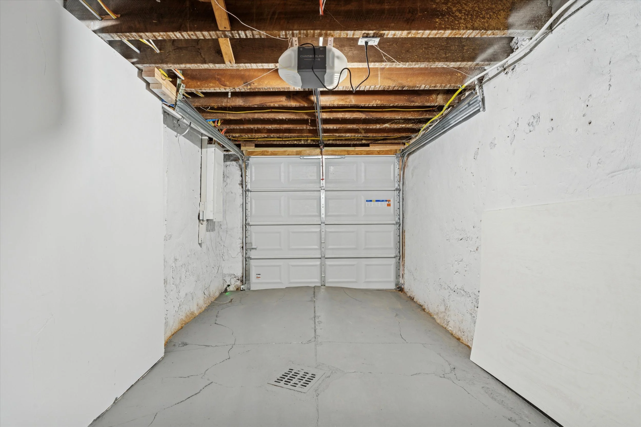 15-417 E Upsal St15.jpg