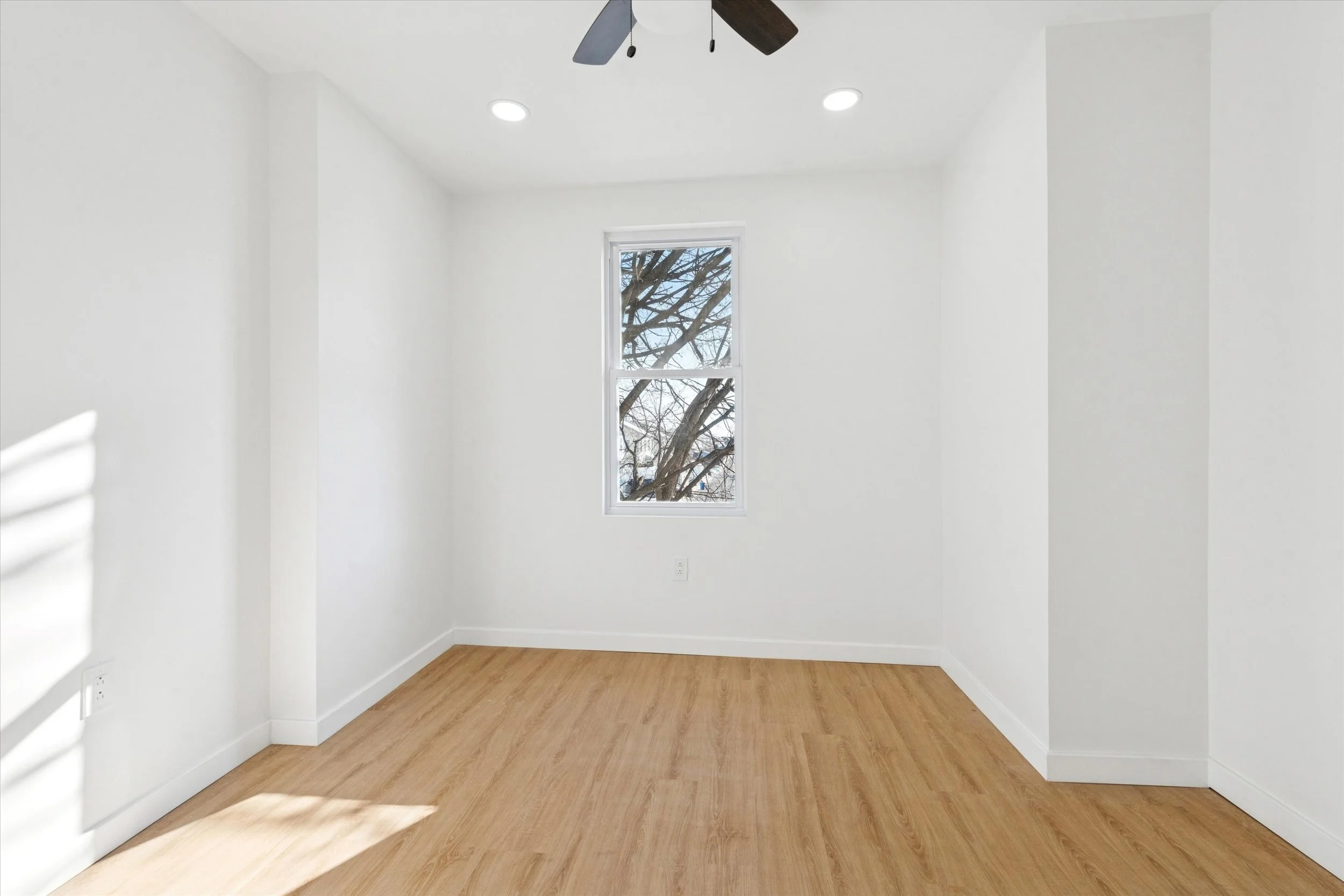 09-3112 Tasker St_09.jpg