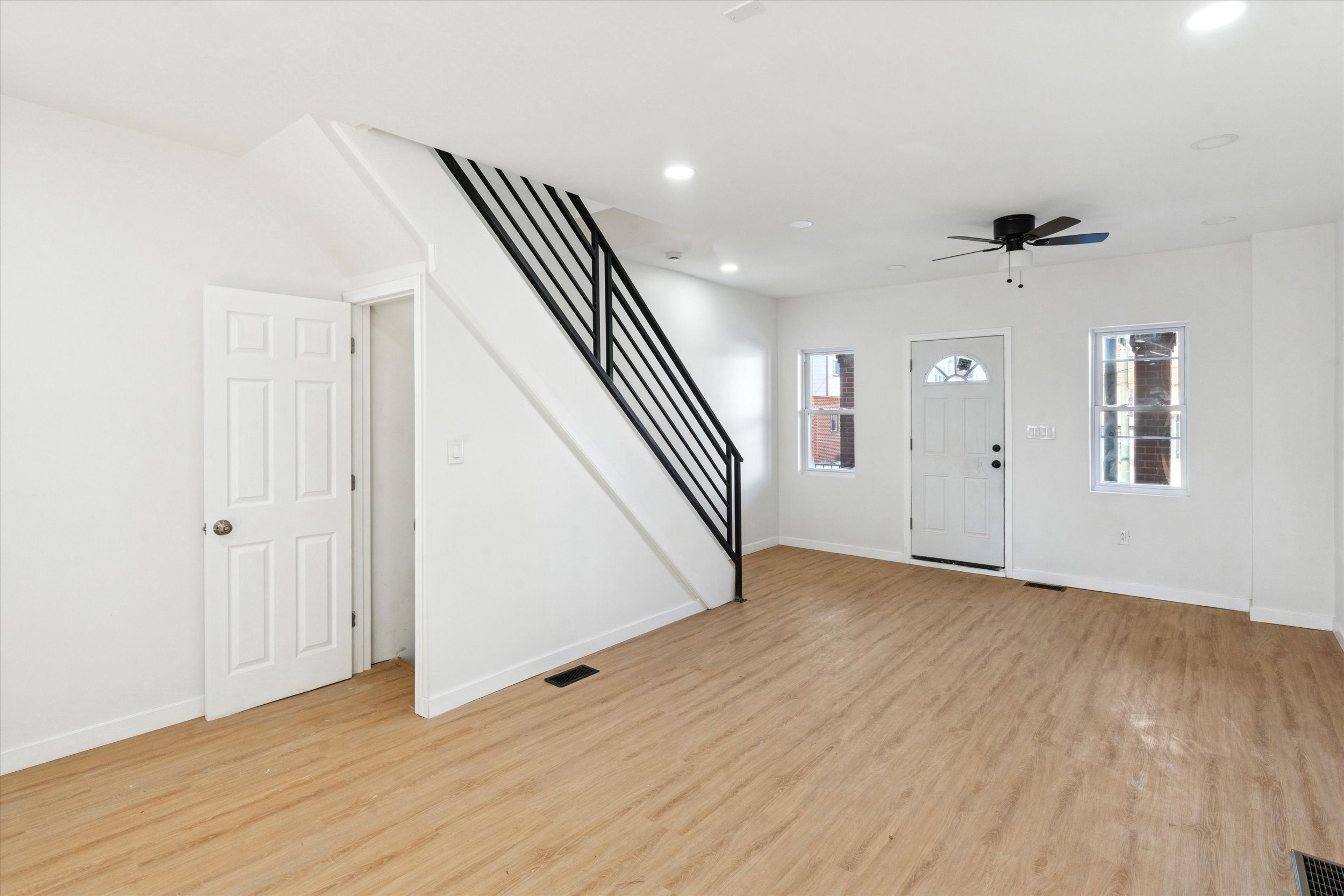 03-3112 Tasker St_03.jpg