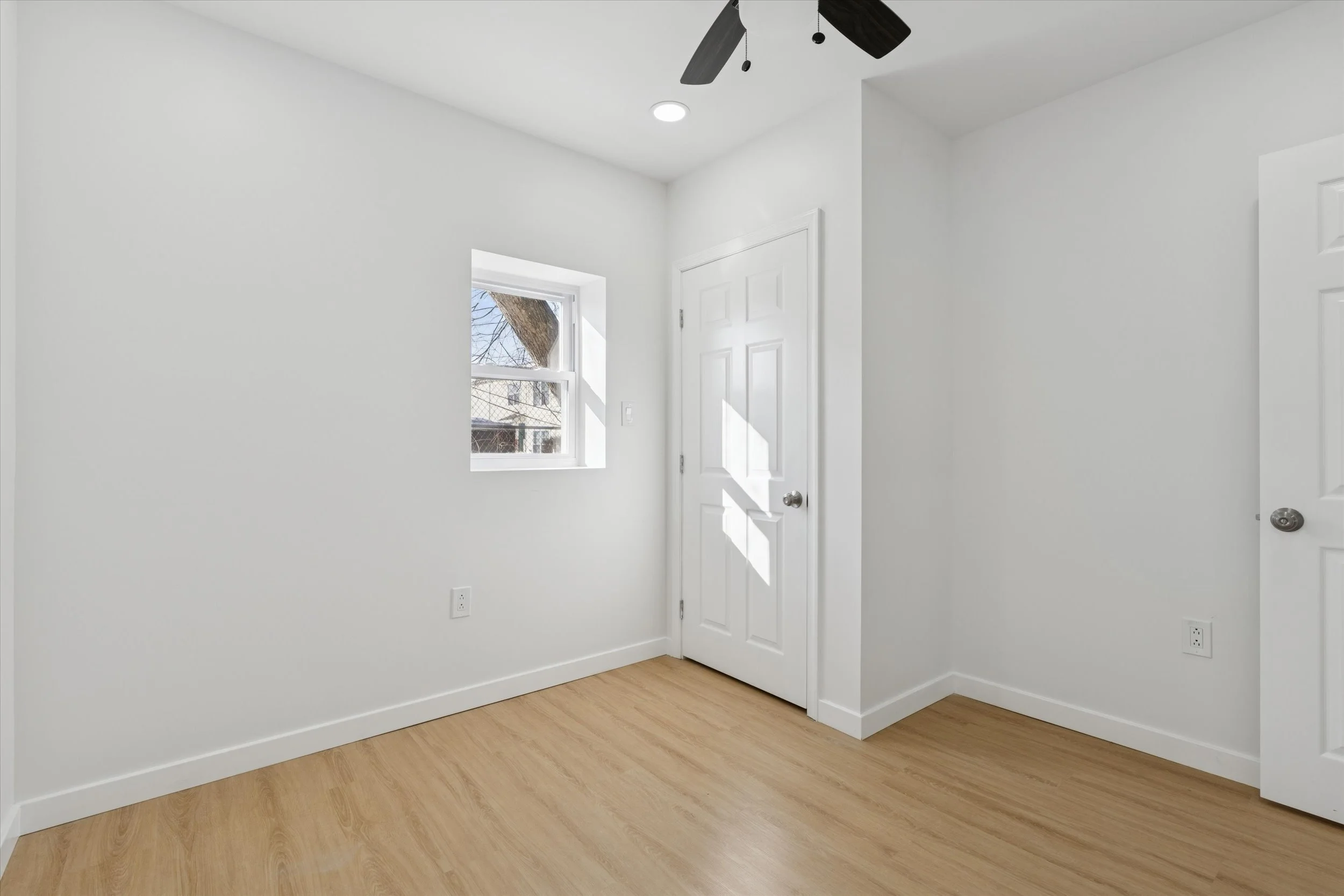 09-3110 Tasker St_09.jpg