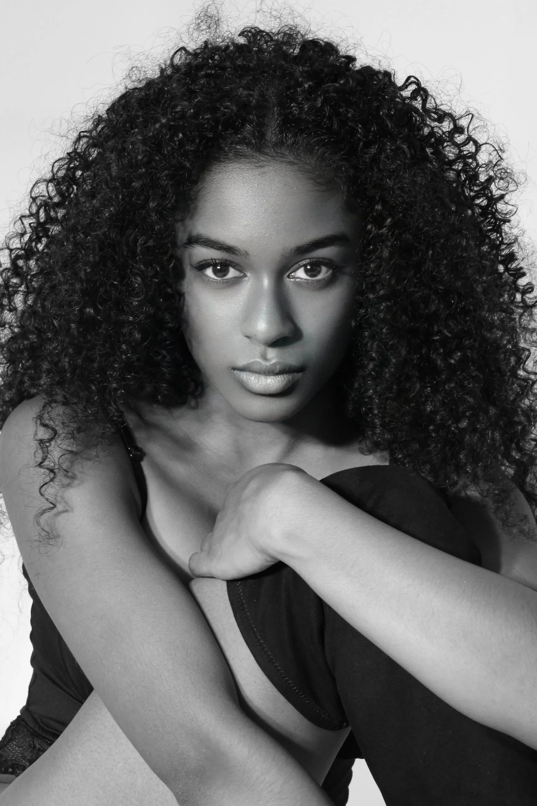 Amanda Whyte modelling in a black and white photo.