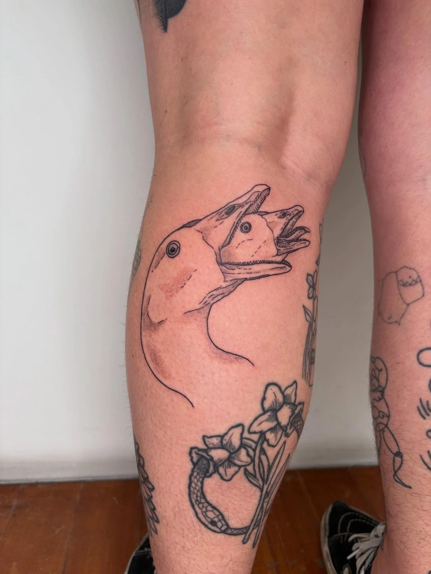 BEETLEGOOSE !!! I&rsquo;ve been dying to do this flash piece for so long and sooooo happy I finally got to do it!!!!! Thank you so much for getting this freak Alison😭💖 

#goosetattoo #latattoo #illustrationtattoo