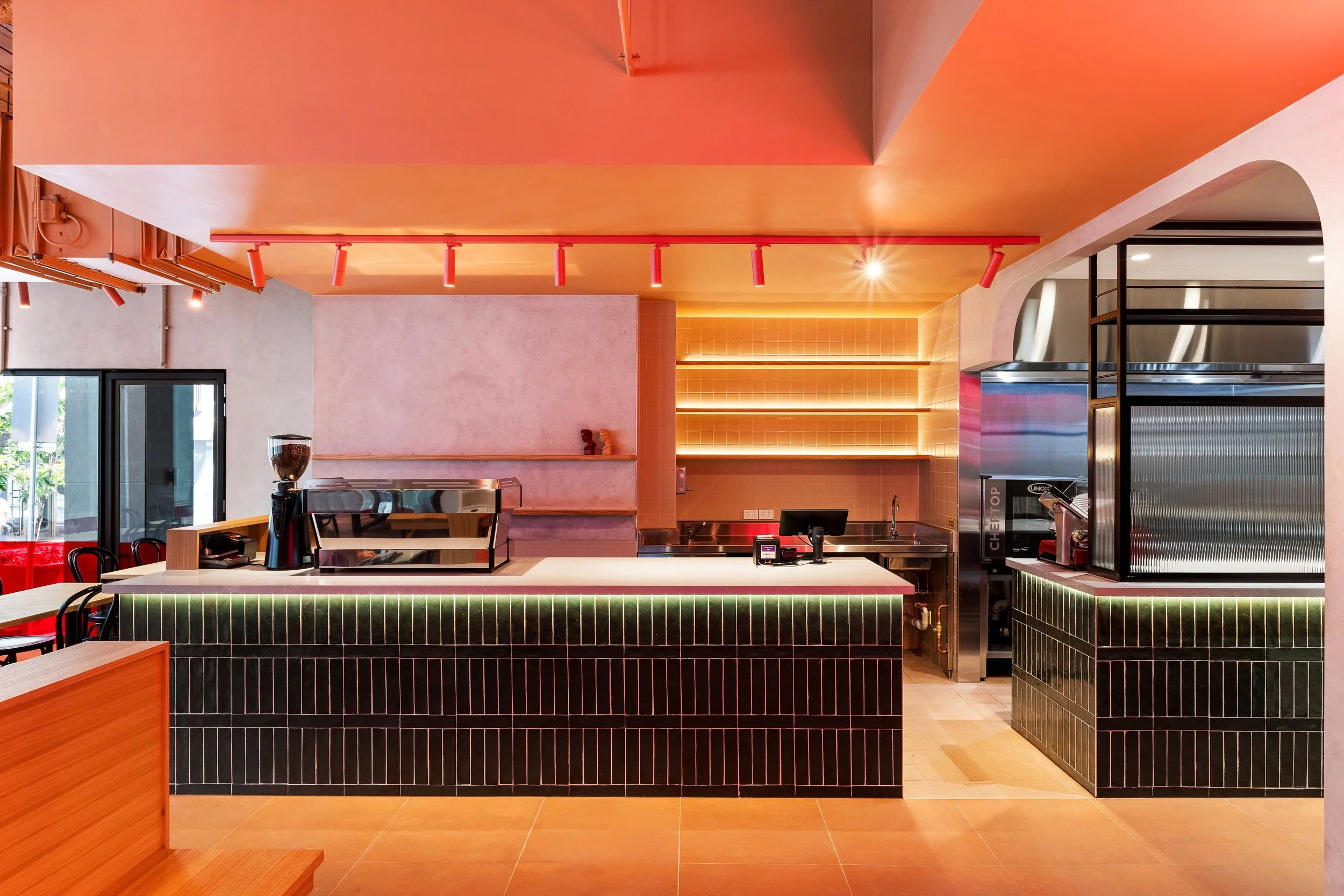 100-Queen-10 res.jpg