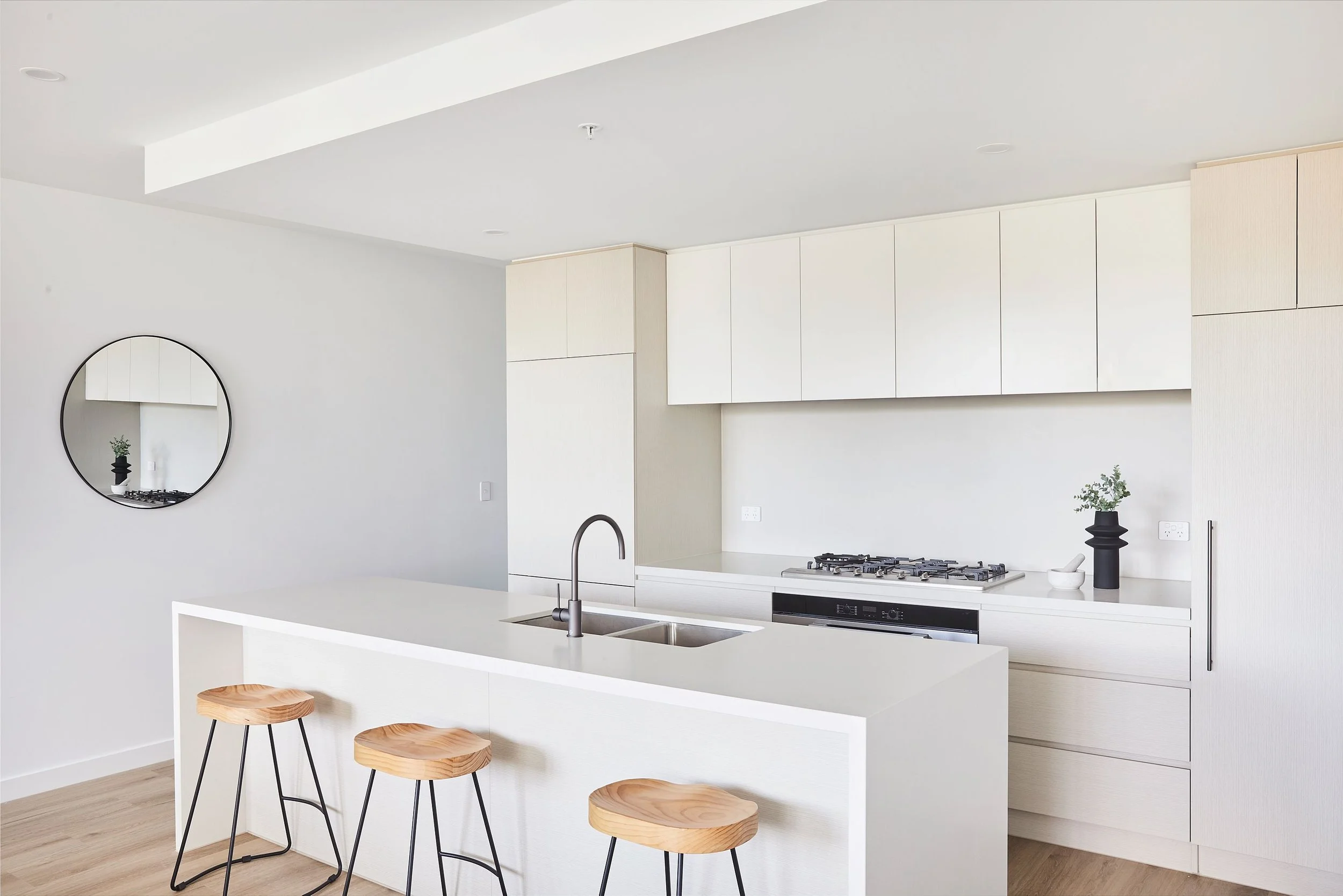 Balmain & Co_Locale 02 res.jpg