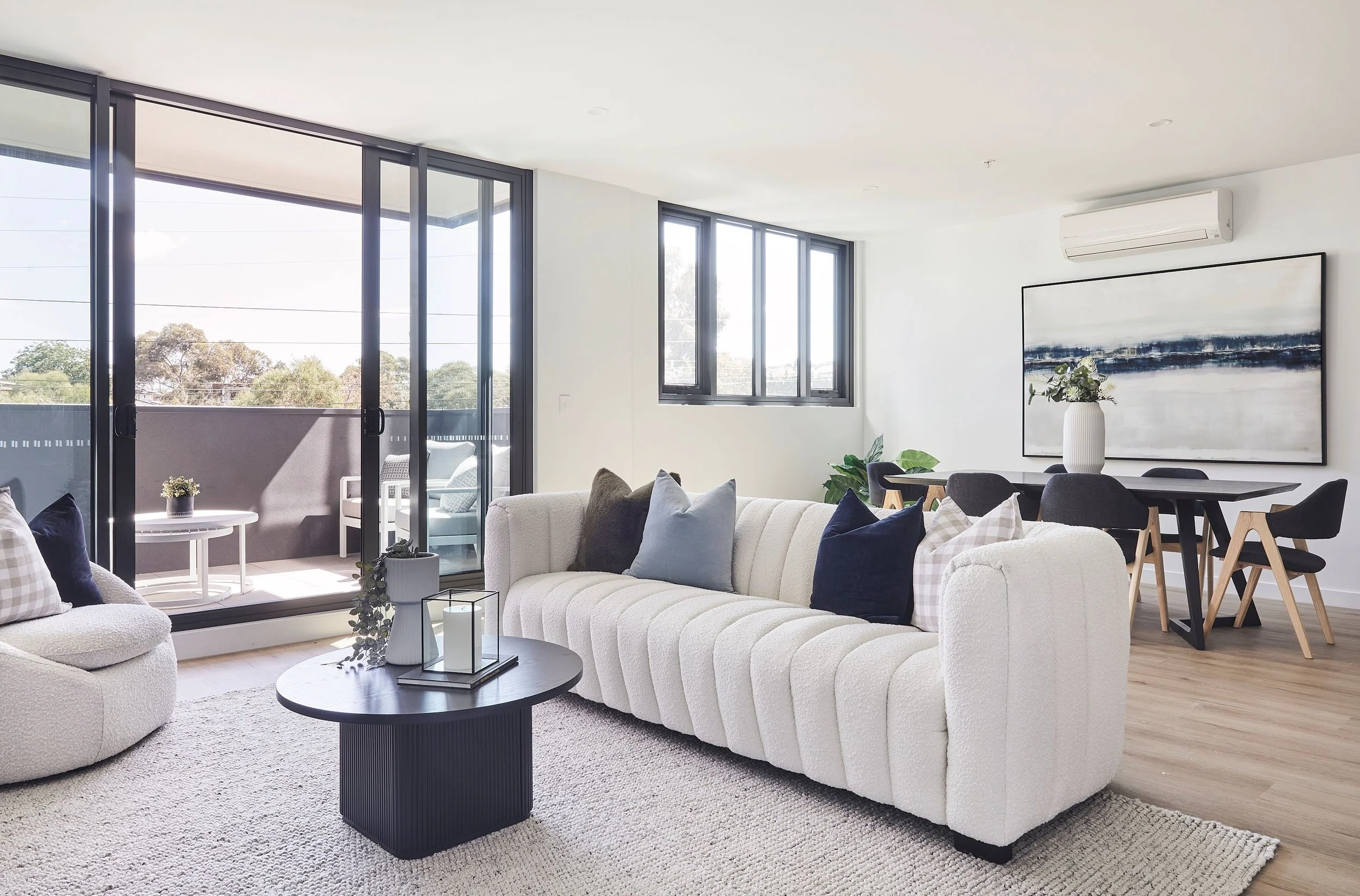 Balmain & Co_Locale 05 res.jpg