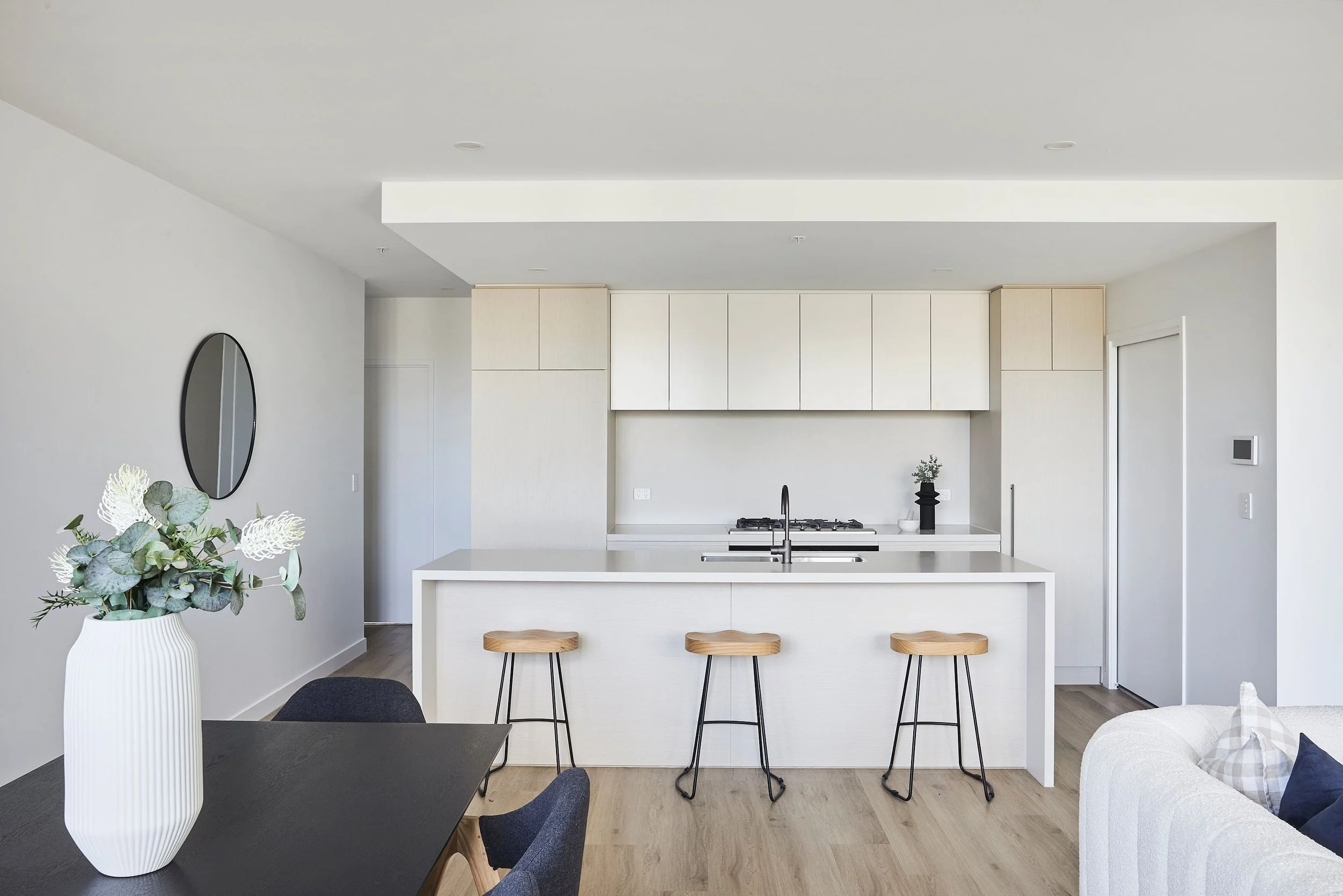 Balmain & Co_Locale 01 res.jpg