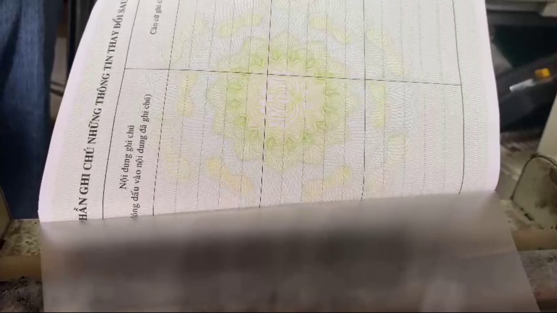 gỡ giấy khai sinh bị ép