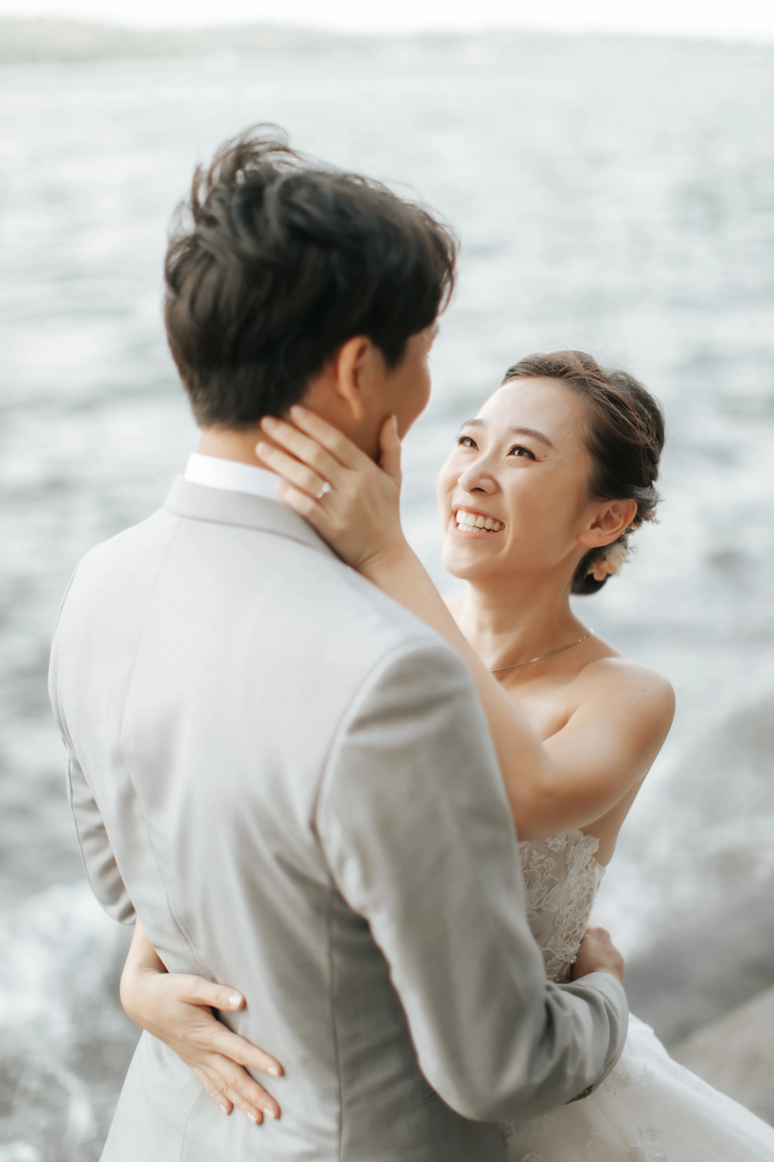 Relaxed and natural beach pre-wedding photoshoot at Punggol Beach in Singapore, captured by Arielle for Breadandbutterworks.