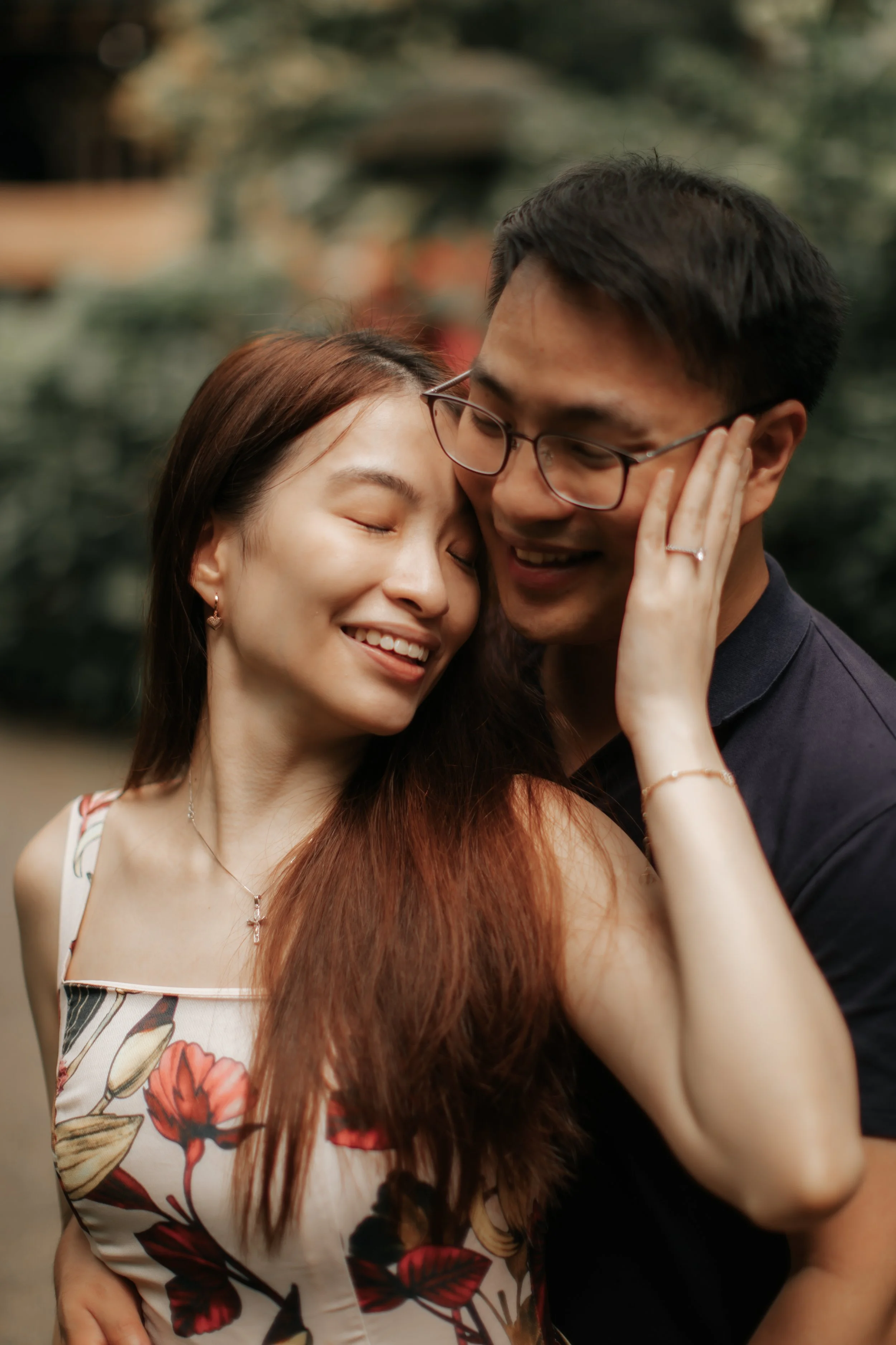 Romantic proposal photoshoot at Jurong Bird Park (now known as Bird Paradise) in Singapore, captured by Ash from Breadandbutterworks.