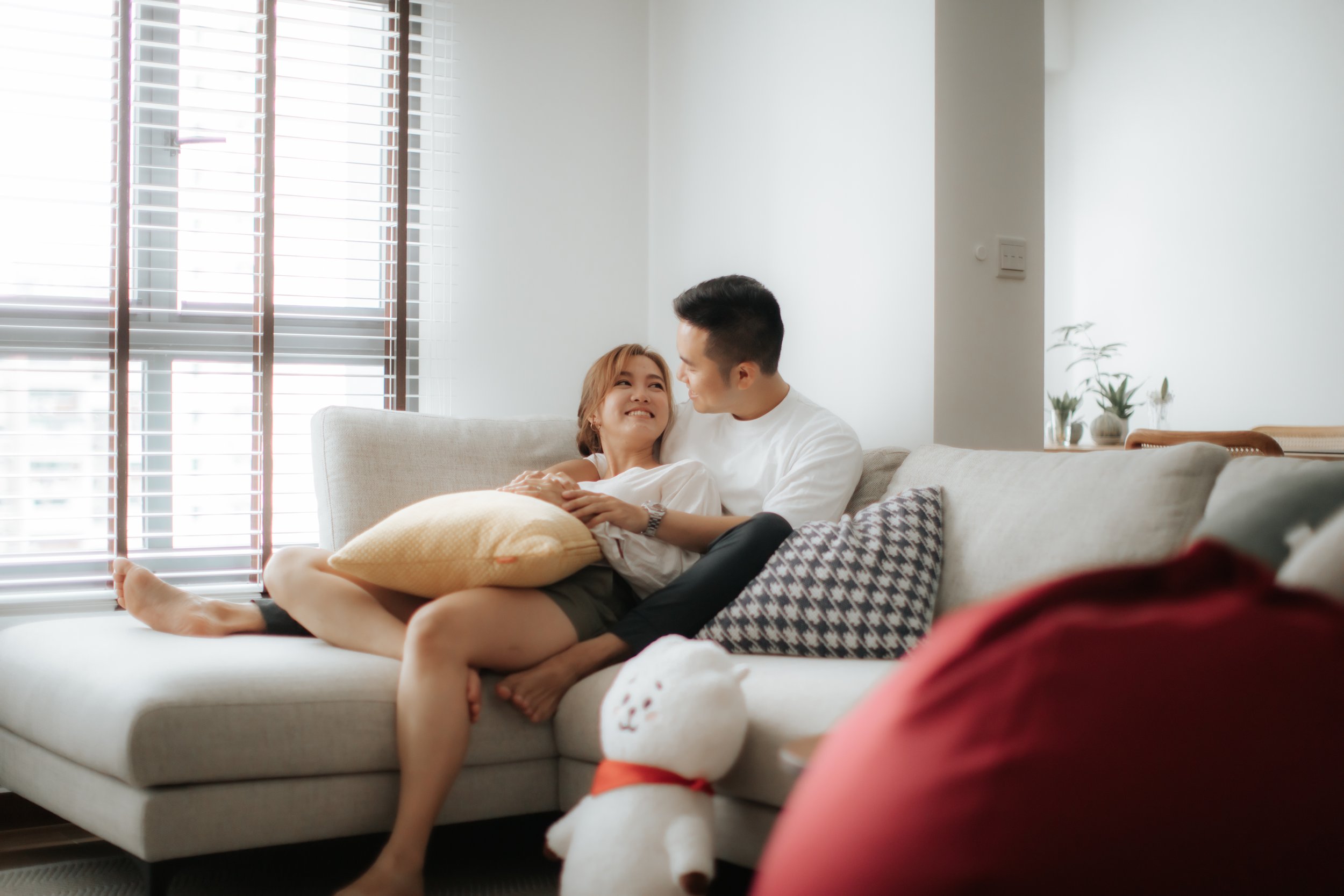 Light and airy pre-wedding photoshoot at a new marital BTO home, captured by Ash for Breadandbutterworks.