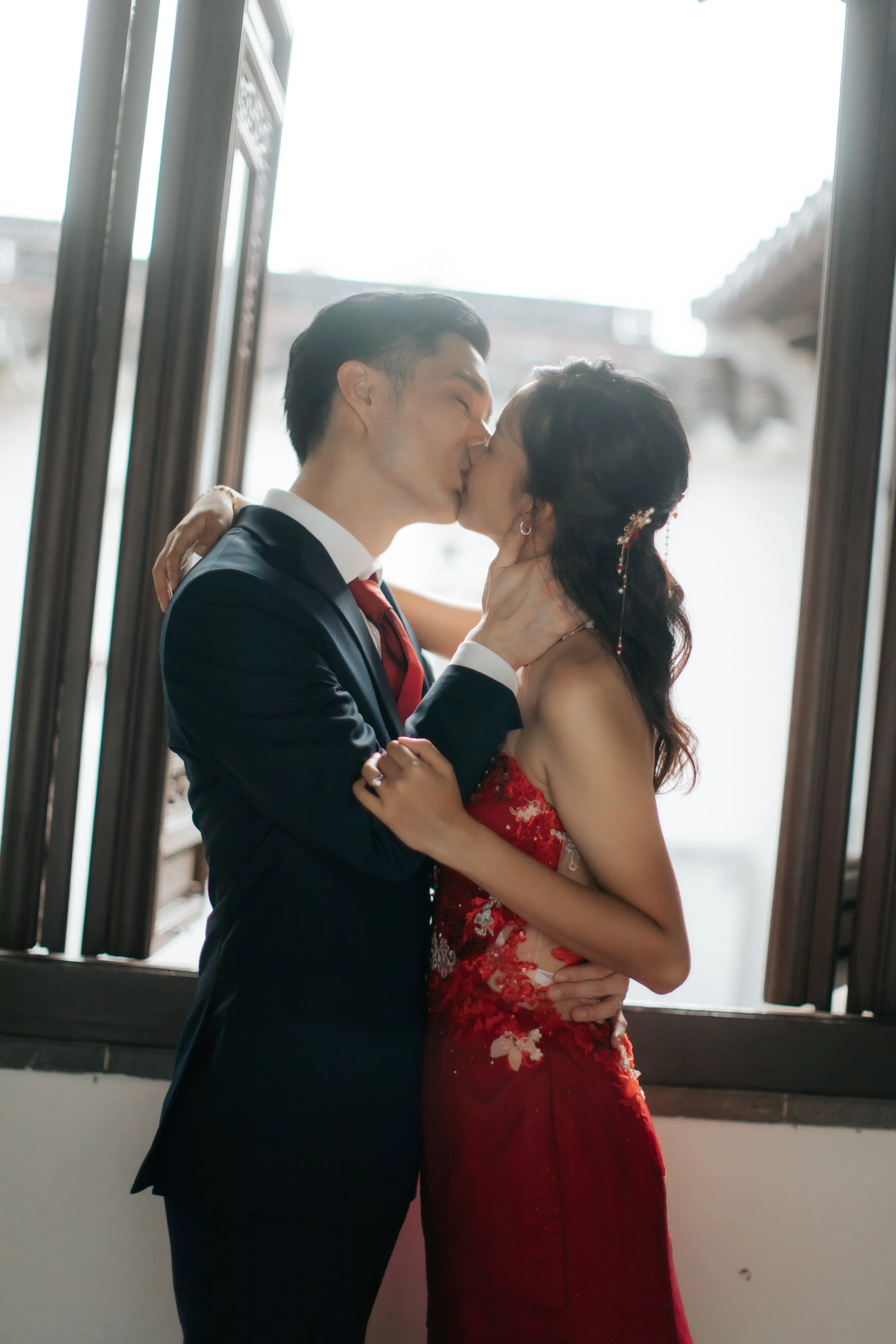 Pre-wedding photoshoot at Chinese Gardens with traditional cheongsam, captured by Breadandbutterworks