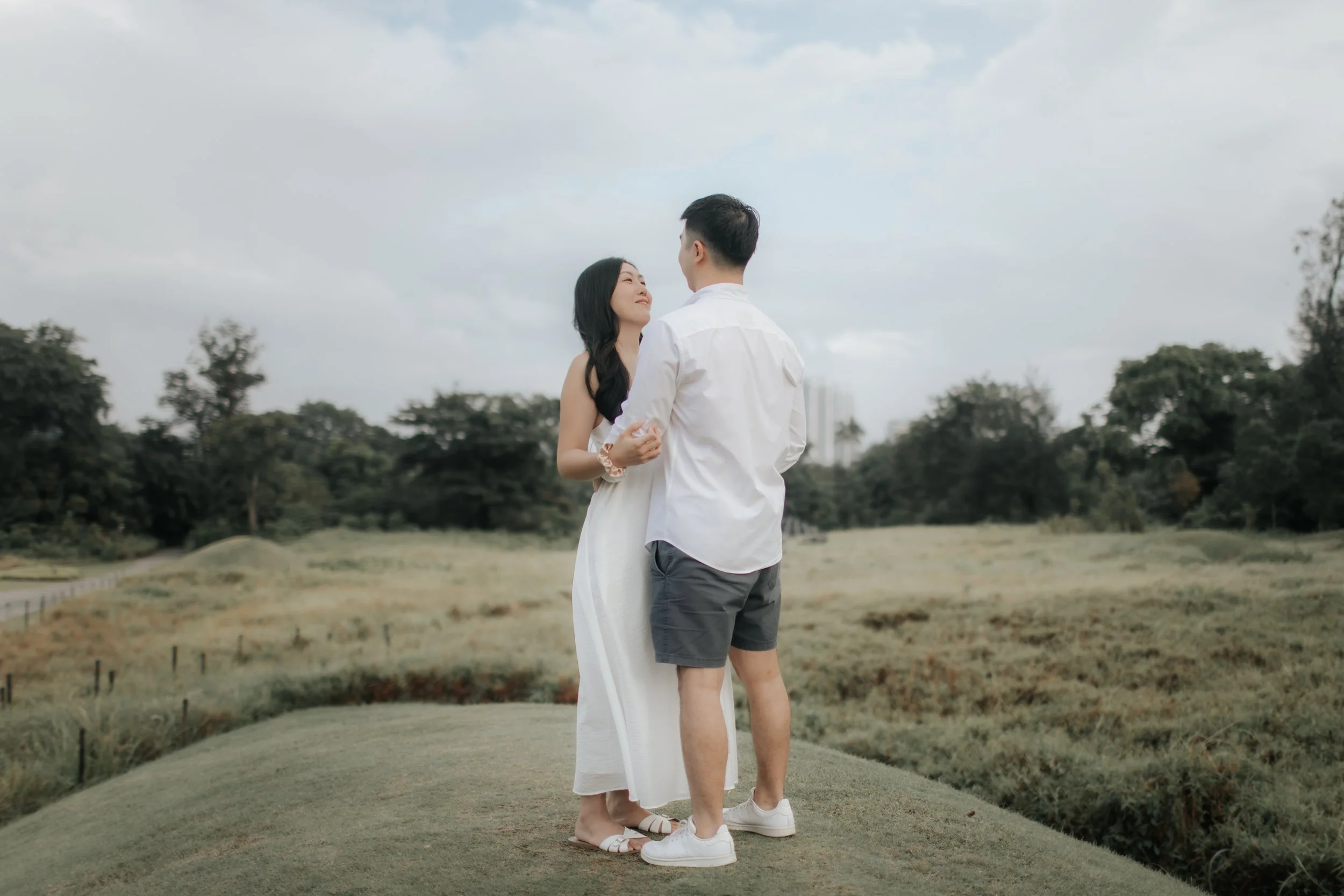 Light and airy proposal photoshoot at Jurong Lake Gardens in Singapore, captured by Arielle for Breadandbutterworks.