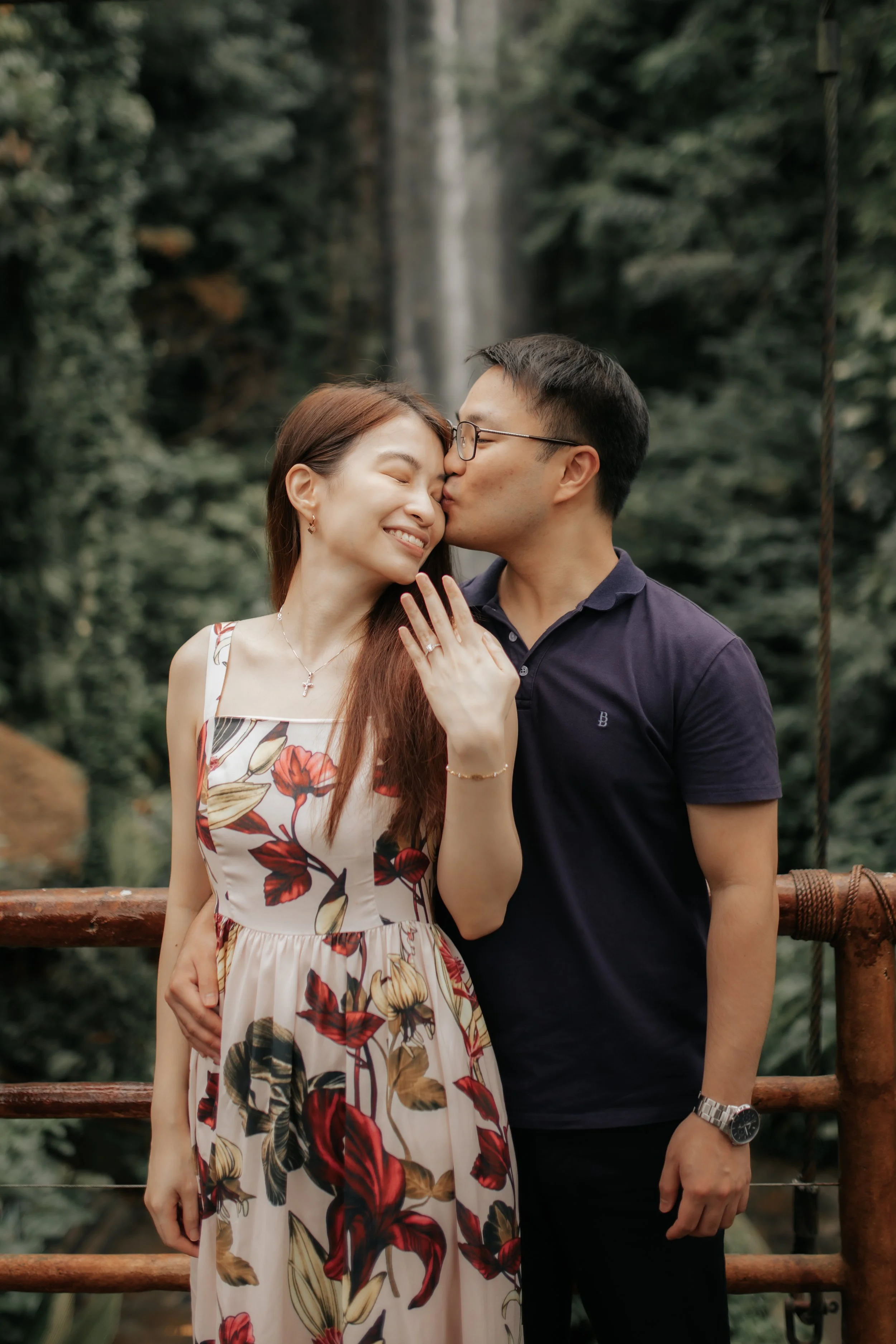 Romantic proposal photoshoot at Jurong Bird Park (now known as Bird Paradise) in Singapore, captured by Ash from Breadandbutterworks.