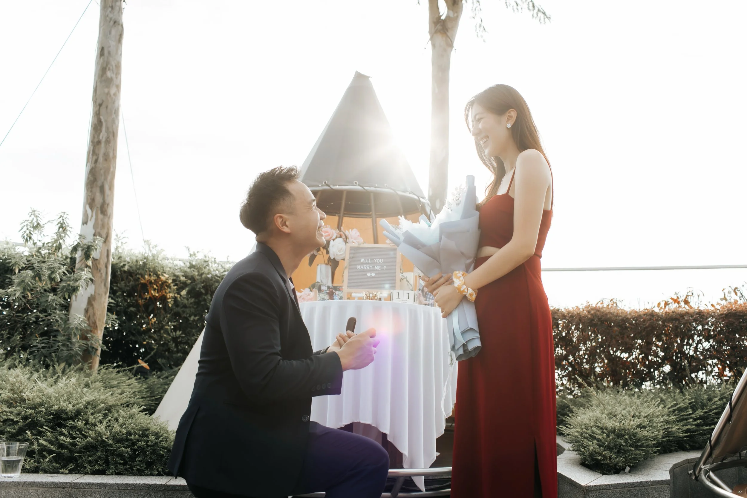Airy proposal photoshoot at Mr Stork at Andaz Singapore, captured by Arielle for Breadandbutterworks.
