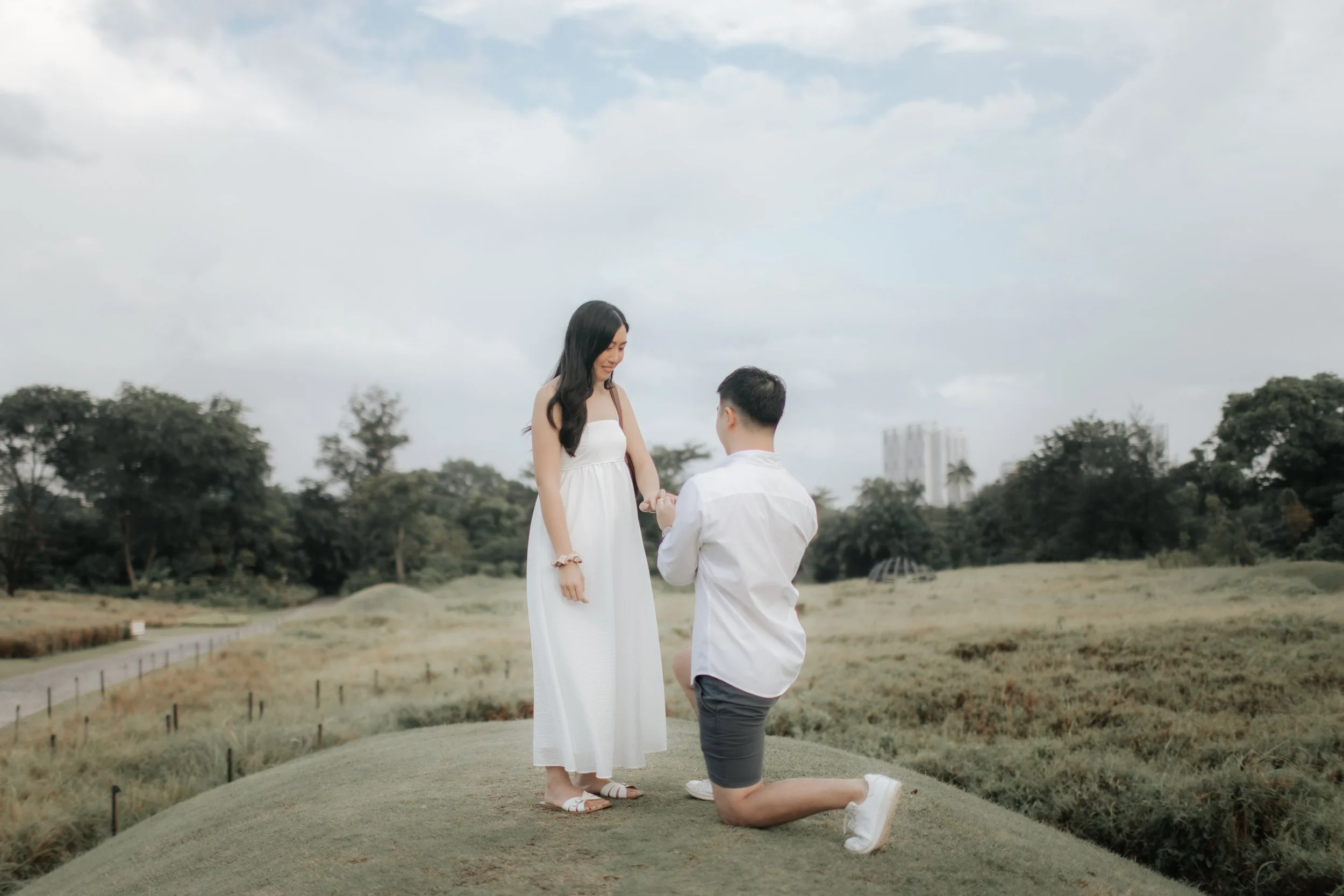 Light and airy proposal photoshoot at Jurong Lake Gardens in Singapore, captured by Arielle for Breadandbutterworks.