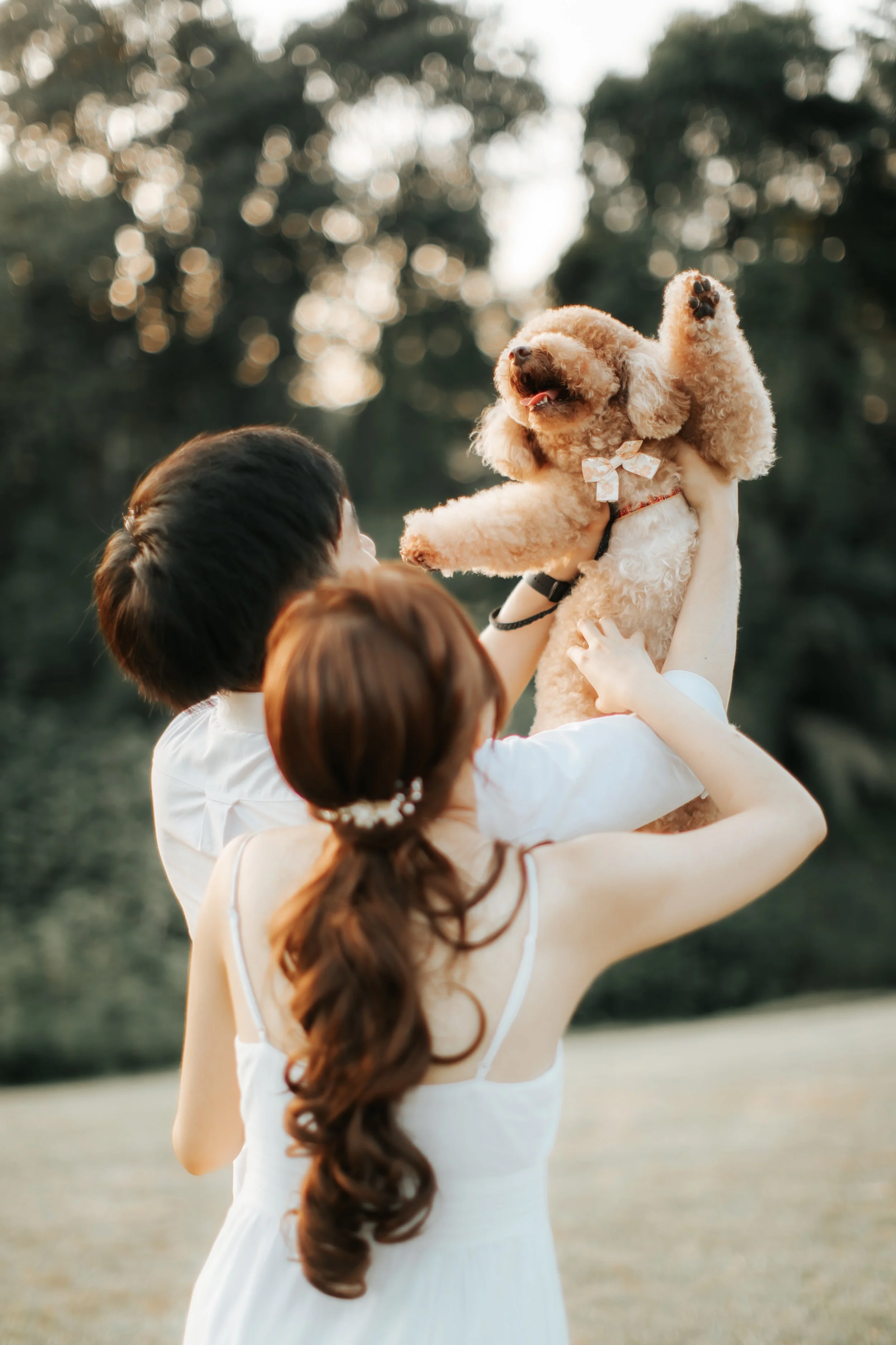 Light and romantic pre-wedding photoshoot at Canterbury Road, captured by Arielle for Breadandbutterworks.
