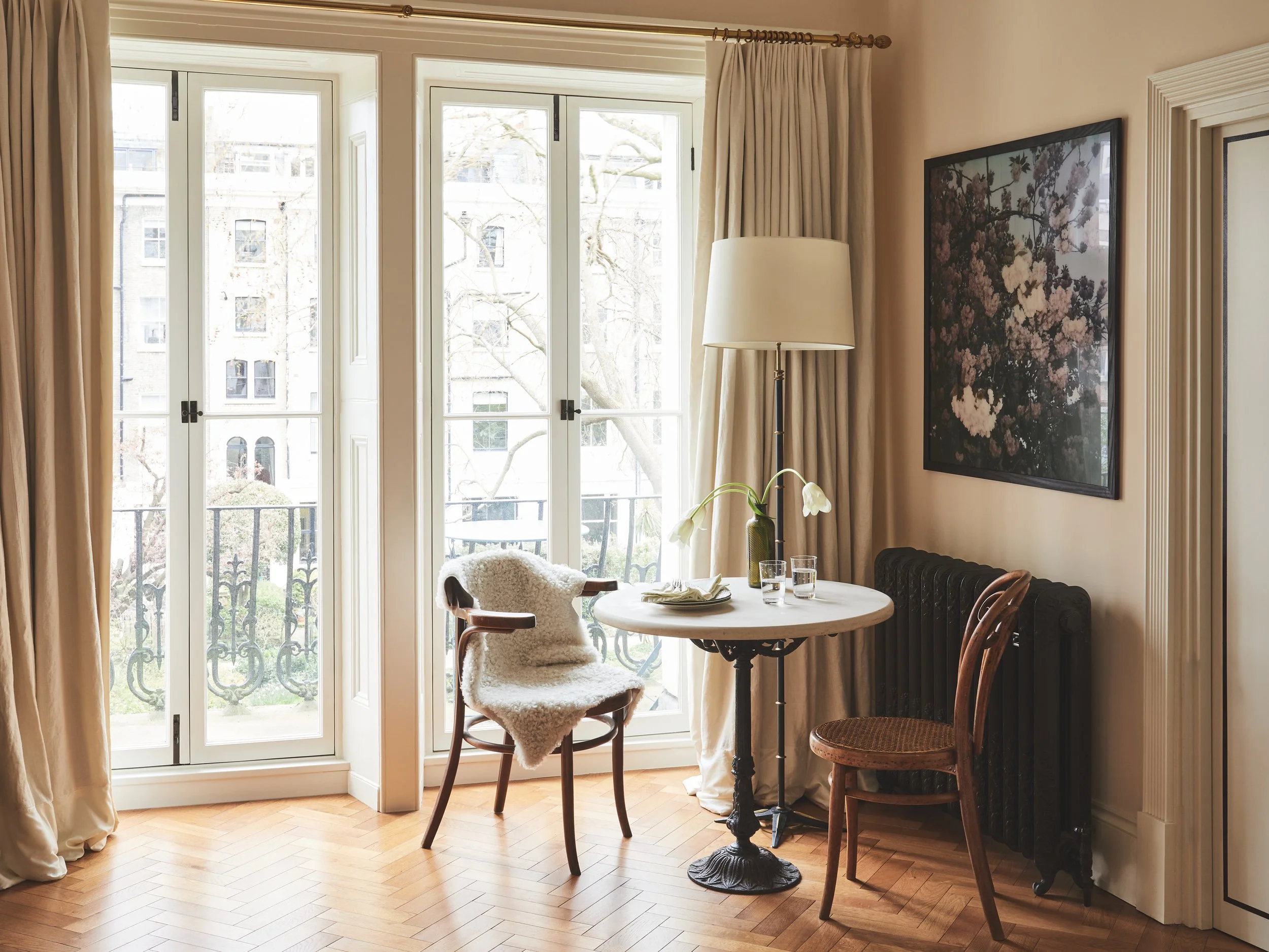 A postcard with a twist: Paris vibes (but in Notting Hill)