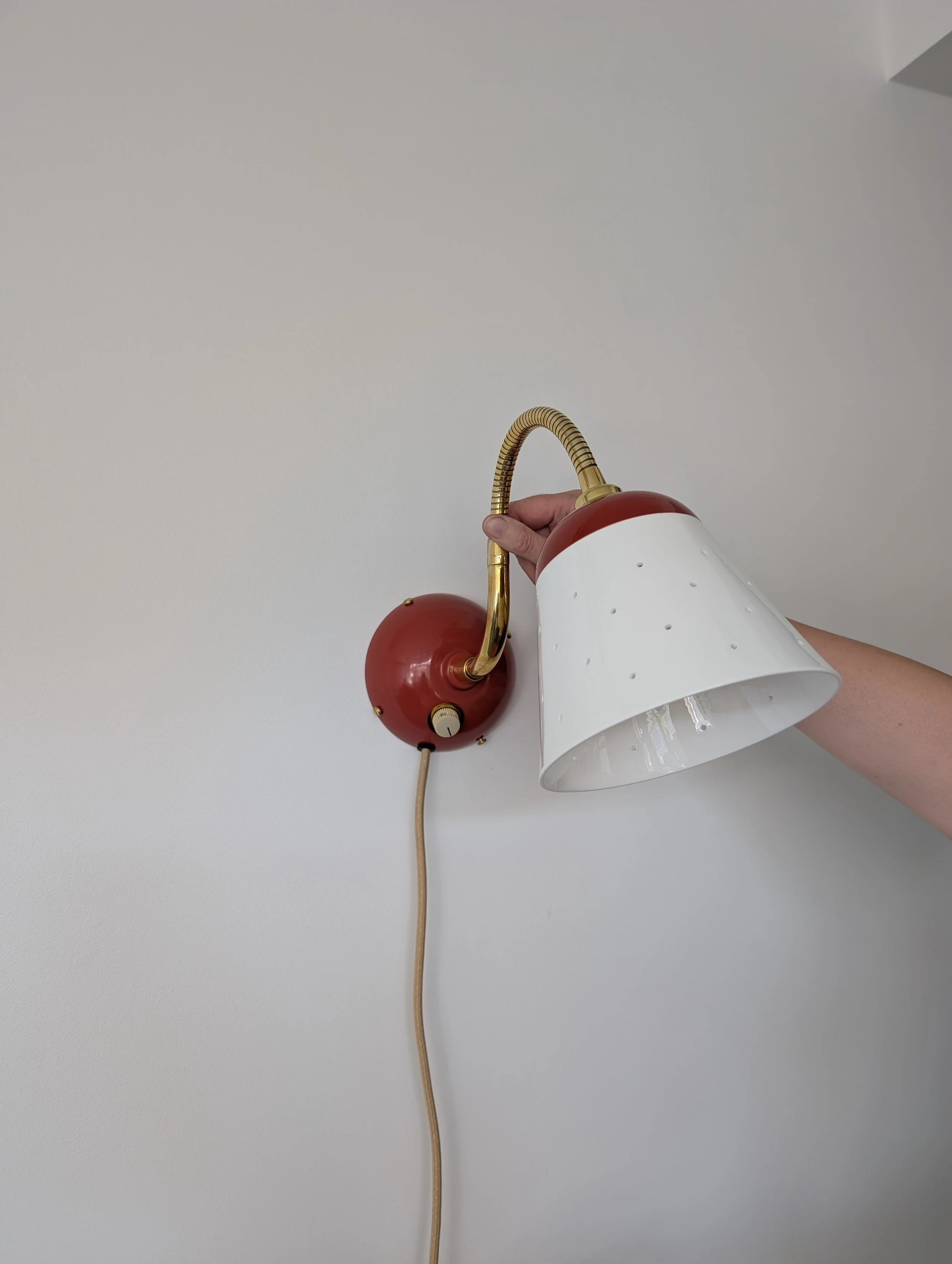 The Alma Wall Light