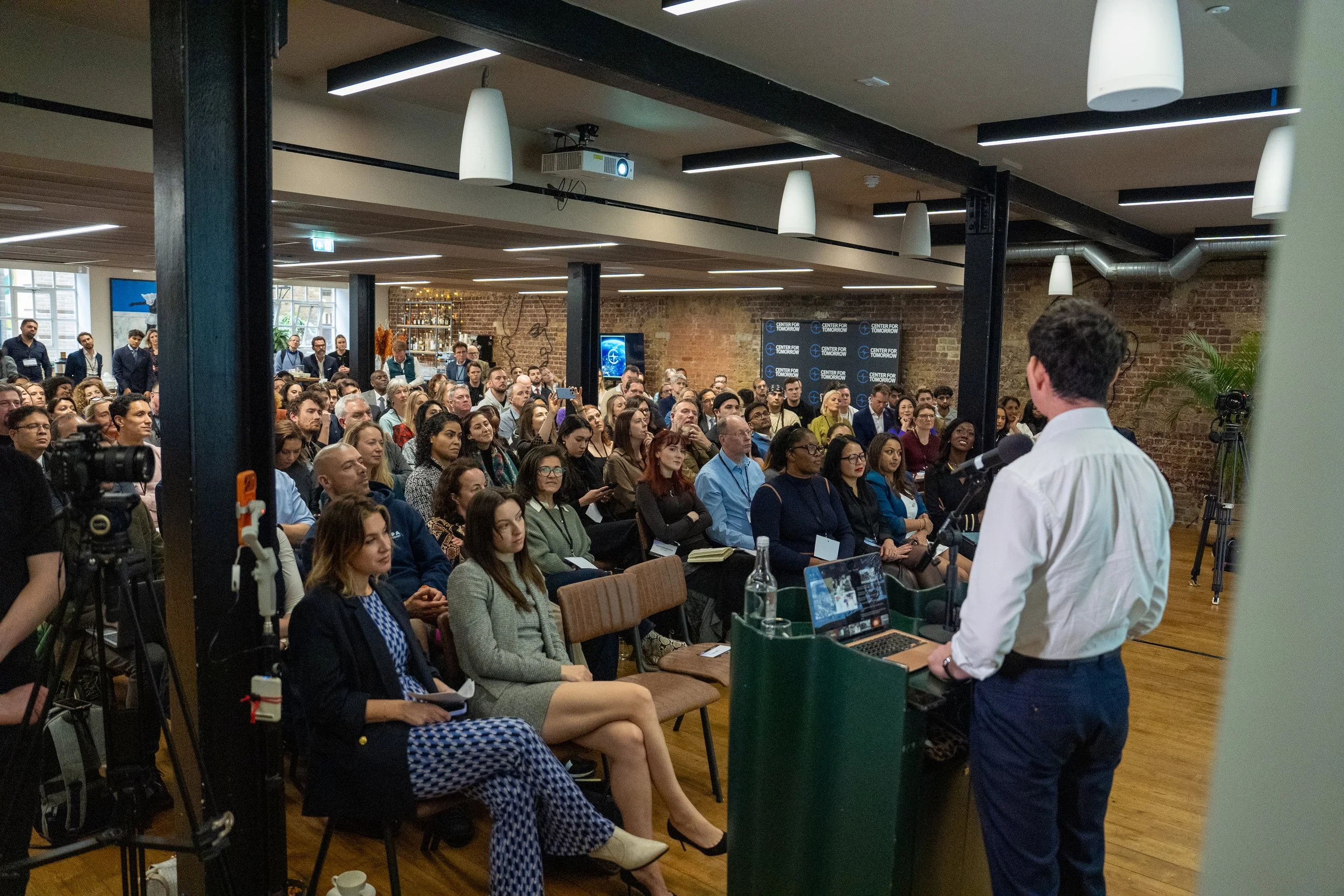 Centerfortomorrow-Speakersessions-Withcamera-52.jpg