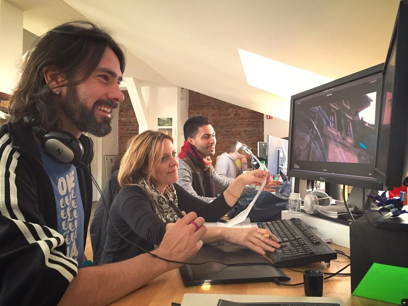 TRIXTER in einem Hinterhof in der der Münchner Amalienstraße 67, ein Studio, das an der Produktion von Spider Man, Budget 175 Mio., finanziert durch Sony,  – eingespielt 334 Mio. USD, maßgeblich beteiligt war.