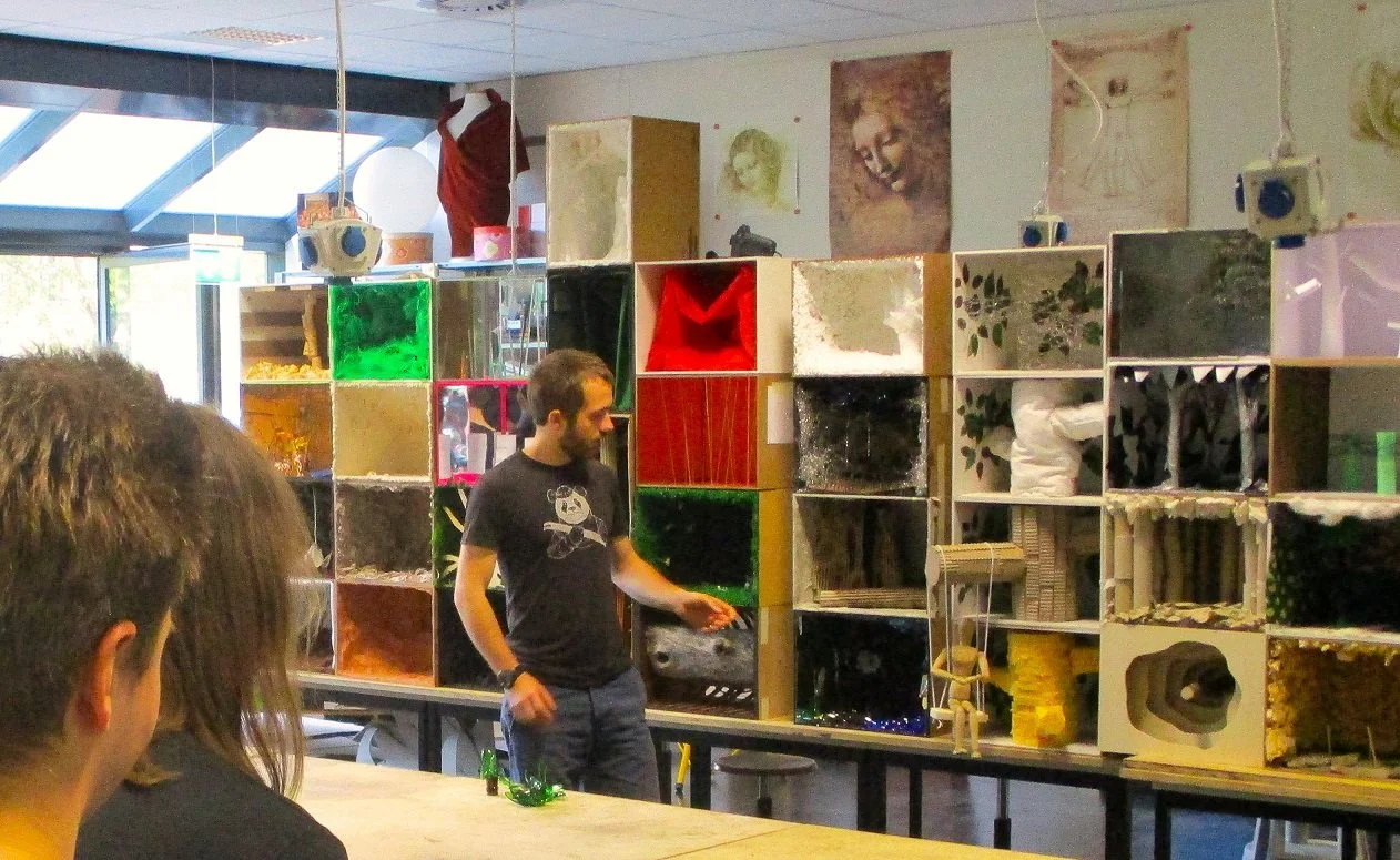 Theater- und Veranstaltungstechnik und - managementan der BHT Berlin:  Entwurf Bühnenbild: Jeder Studierende präsentiert sein Modell