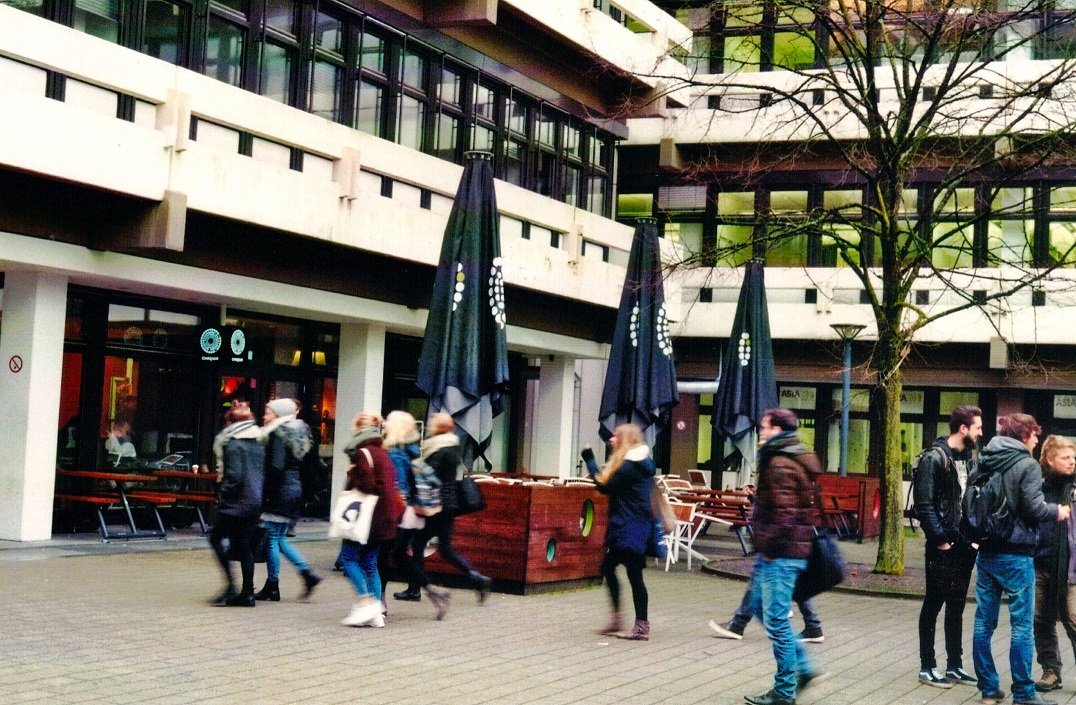 Journalistik an der TU Dortmund studieren: Ein integriertes Volontariat- etwa beim ZDF -rundet das Studium ab.