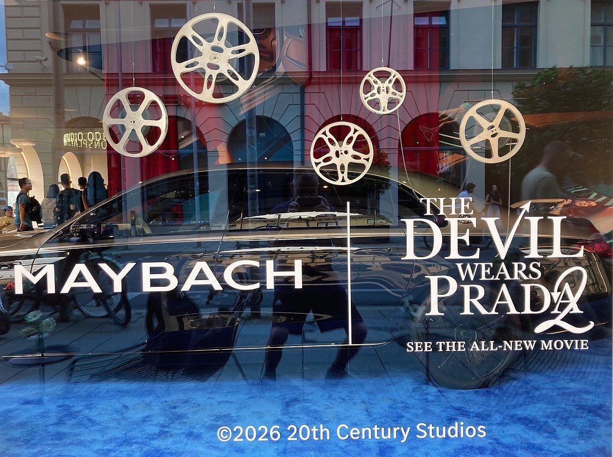 Mercedes-Maybach hat den Kinostart mit einer globalen Marketingkampagne namens „The Art of Arrival“ begleitet.