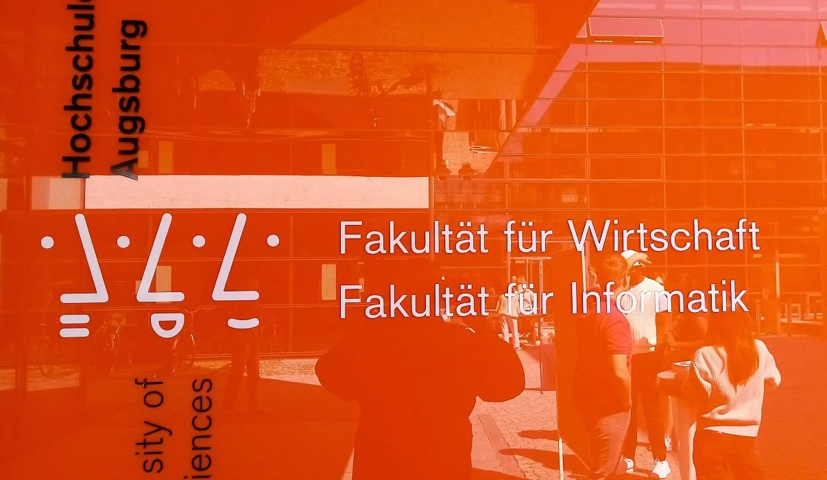 Schnittstellen gestalten: Wirtschaftspsychologie wird an der TH Augsburg mit einemAnteil von 75% Psychologie gelehrt.