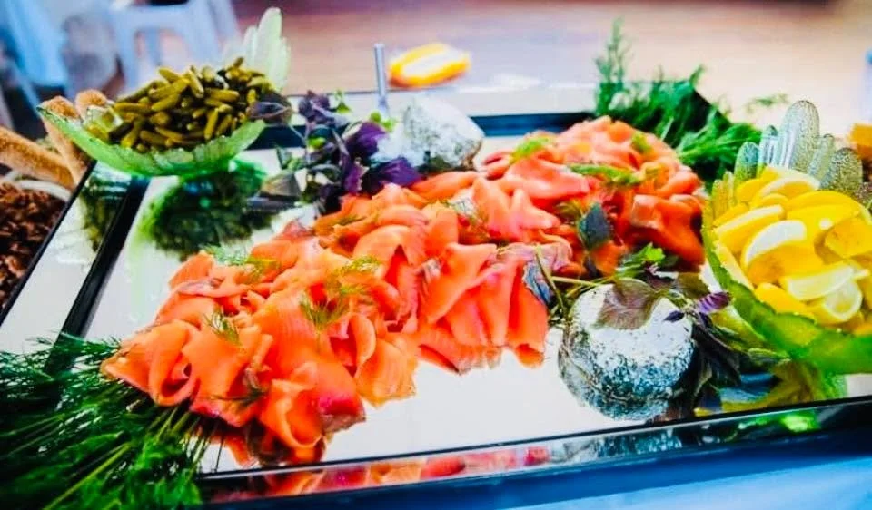 A beautiful smoked salmon platter ready for a feast!

What&rsquo;s on your table next Thursday?

We could help!🎄🤶