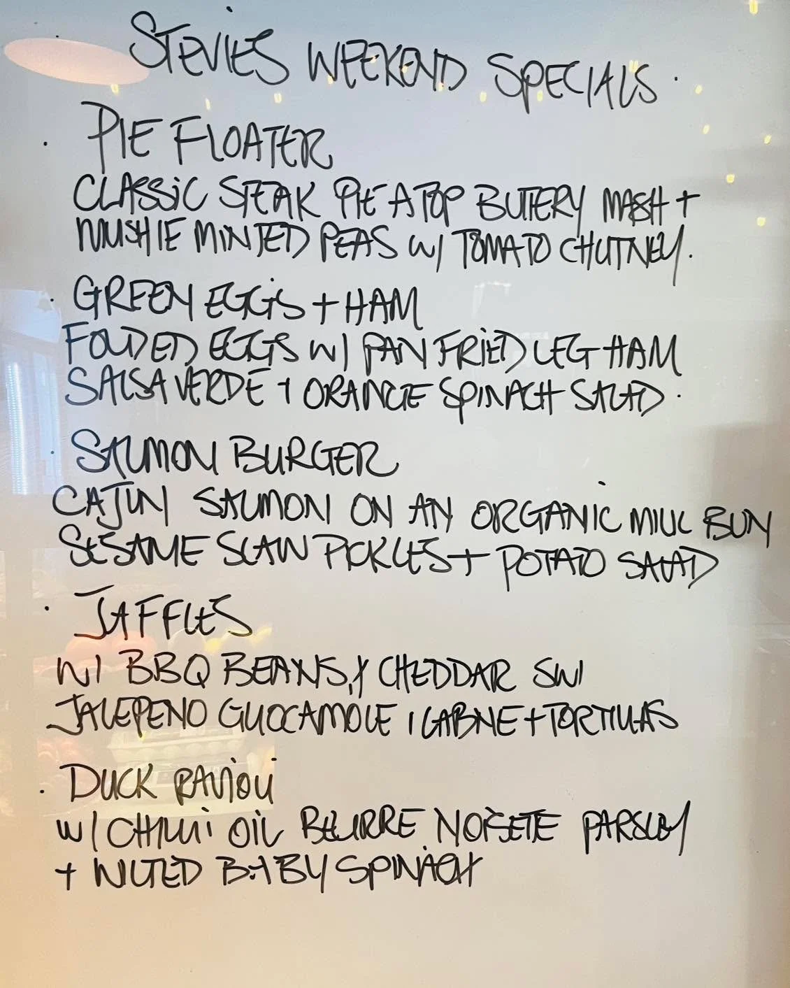 Super Sundays at Stevie&rsquo;s 😀
Our creative weekend specials menu will be running all day today until 2pm!

Fancy a Cajun salmon burger!