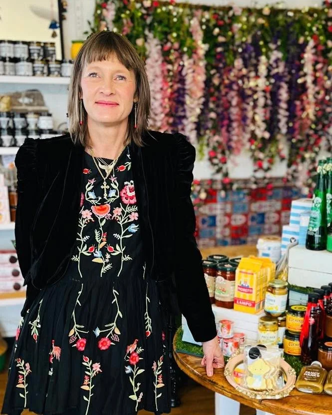 This is Meg and at Stevie&rsquo;s we pride ourselves in&hellip;&hellip;

Offering great customer experience 
Phenomenal food ready to eat and share
Awesome free range meat and poultry
Sustainable fish and shellfish
Lunches to dine in or grab and go
R