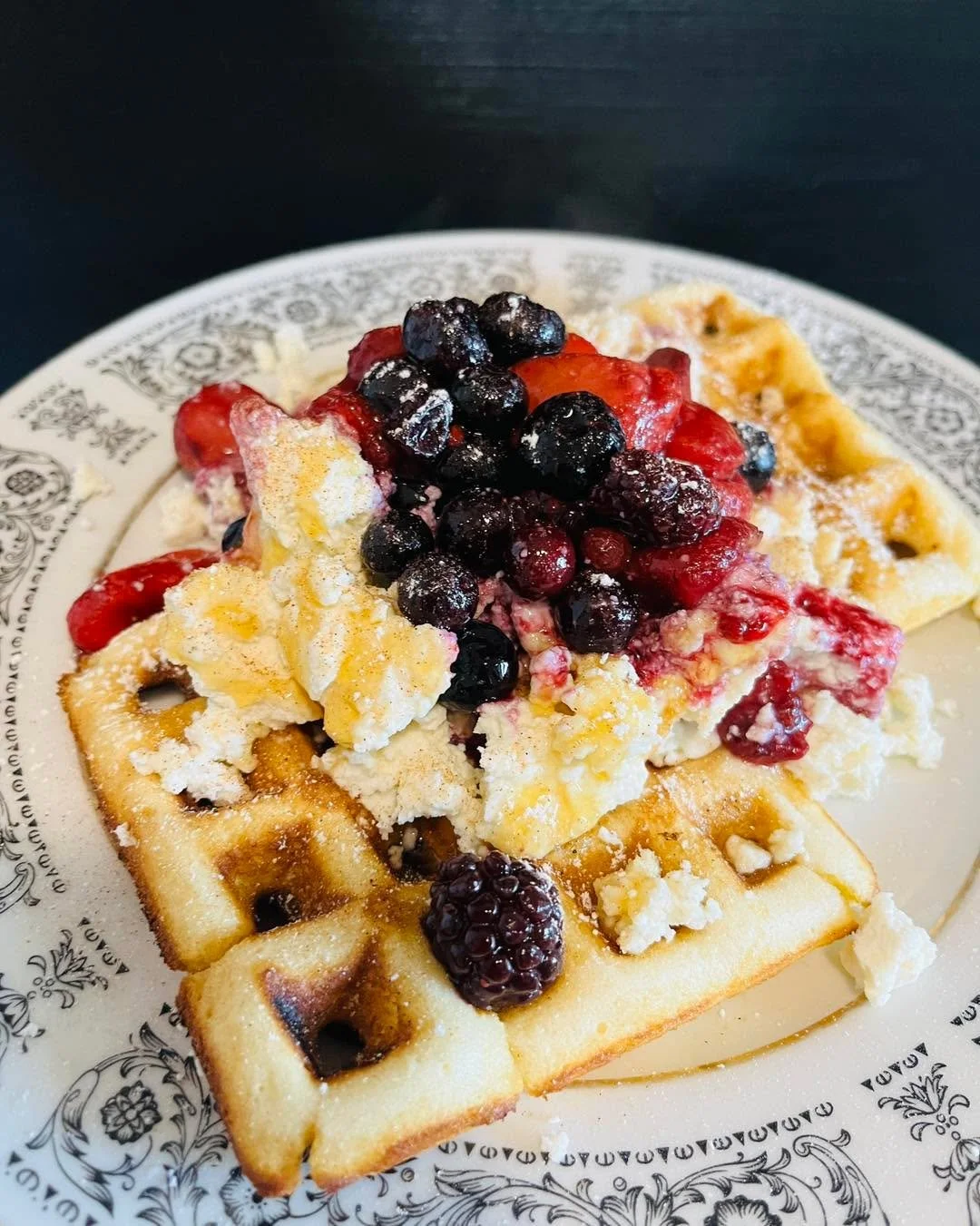 Breakfast at Stevies today is like a time travel to your childhood 💟 the cinnamon waffles with ricotta berries and local honey will transport you there this weekend. 

Open 6am-2pm
7 days