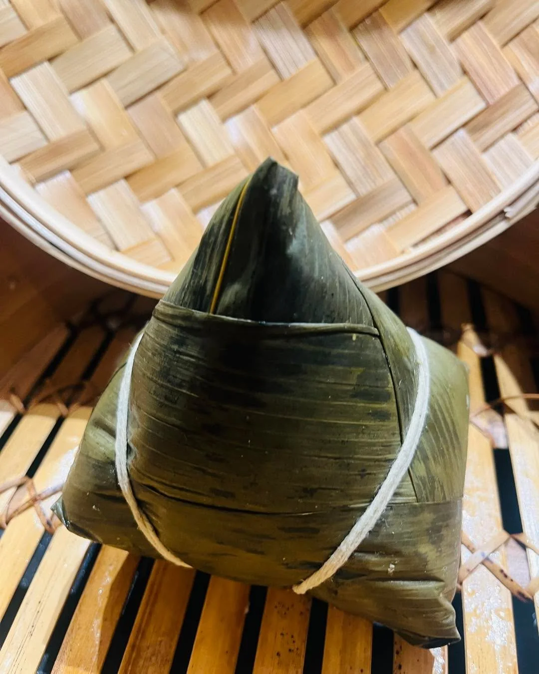 As you may know Meg has been a chef for many decades and loves to cook and inspire people&rsquo;s palettes 🎨 

But sometimes beautiful customers deliver Meg something they have created and tonight in the dinner table is&hellip;..

Sticky rice with c
