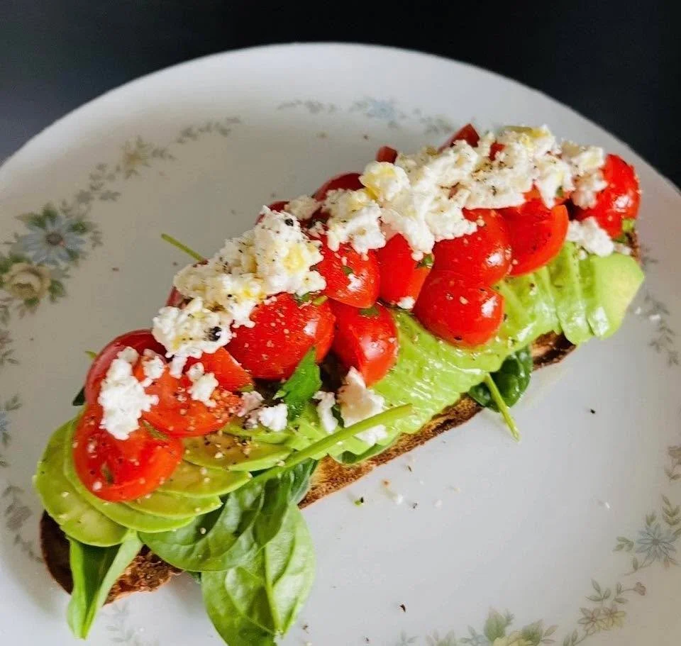 Super Monday 😁
Theres plenty on offer today at Stevie&rsquo;s with an extra sunny day to celebrate and relax&hellip;..

Why don&rsquo;t you come down and sit a while, plenty of inside seating and some sunny seats outside
Serving up our weekend menu 