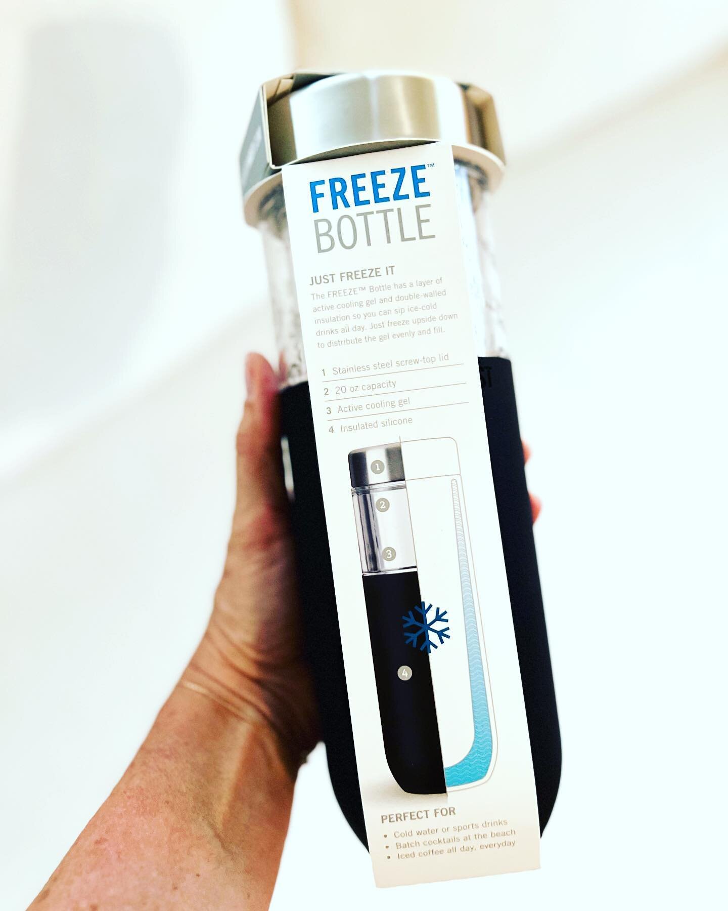 🥶🧊Brrrrrrilliant news!🩵💙 Check out this new piece of #totally #cool drink-ware that EVERYONE is talking about!
.
This double-walled with specially formulated freeze gel bottle is going to be part of your super chilled vibes this summer! The silic