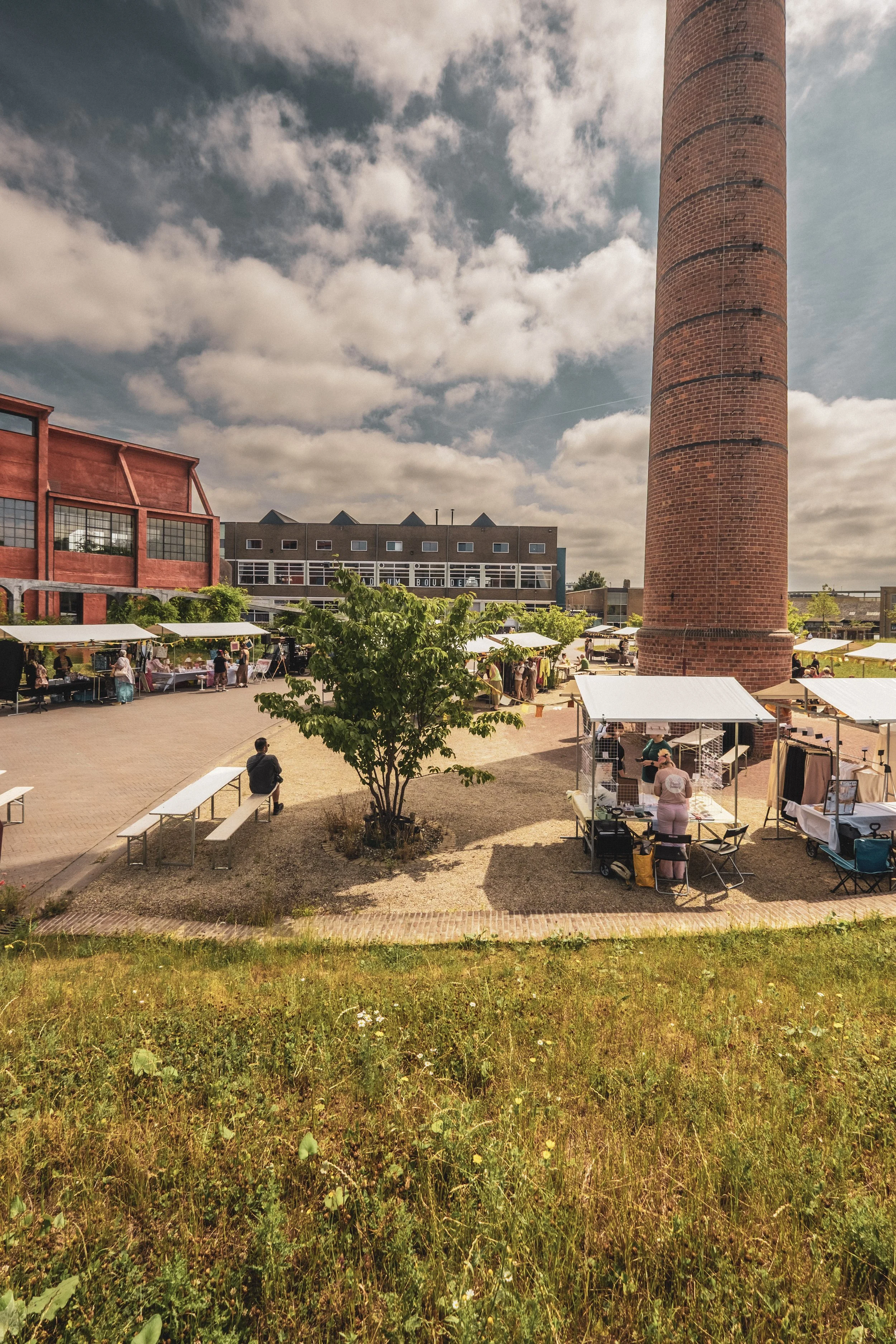 15. Summer Market at Radium